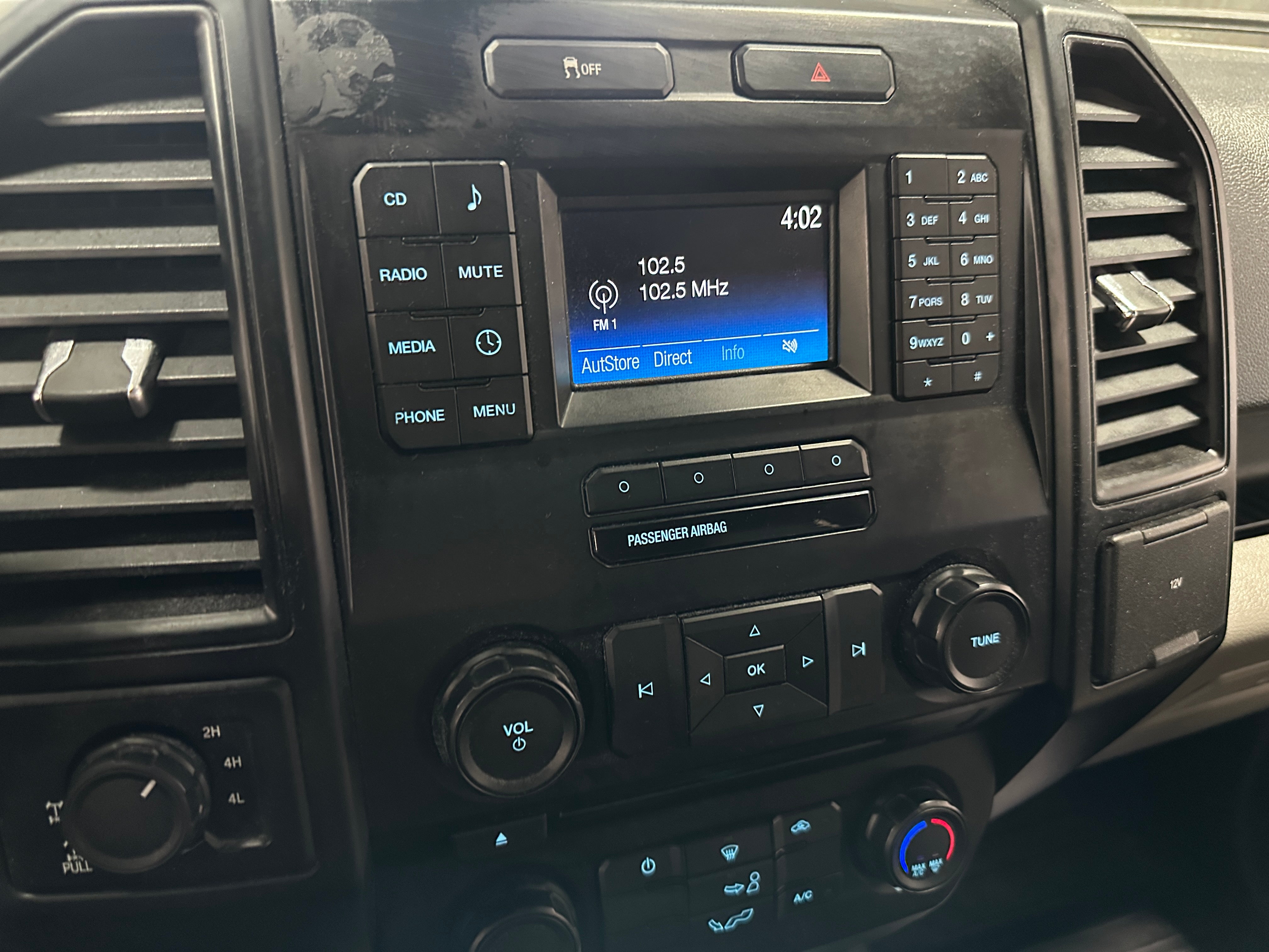 2015 Ford Econoline E-150 4