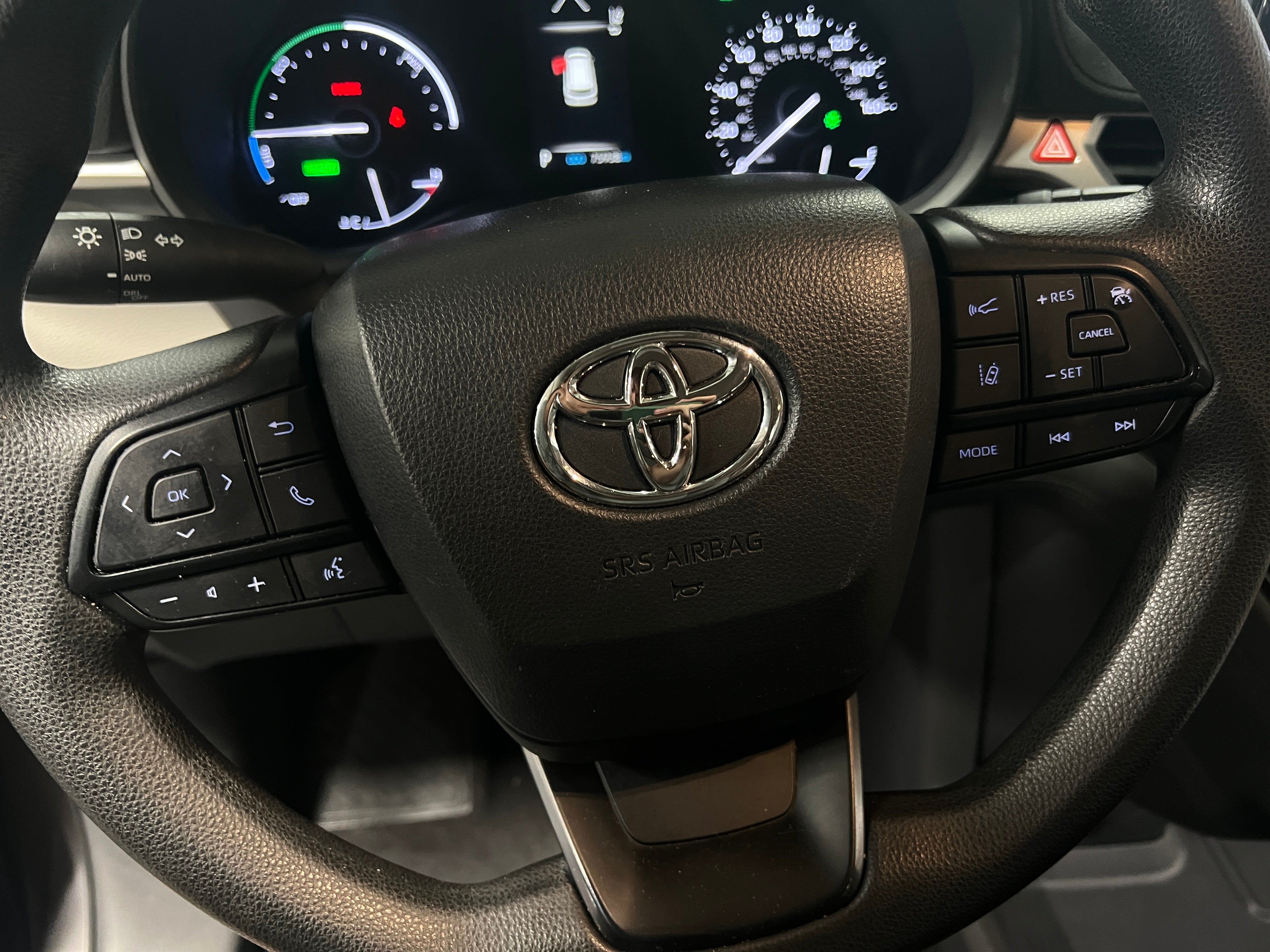 2023 Toyota Sienna LE 5