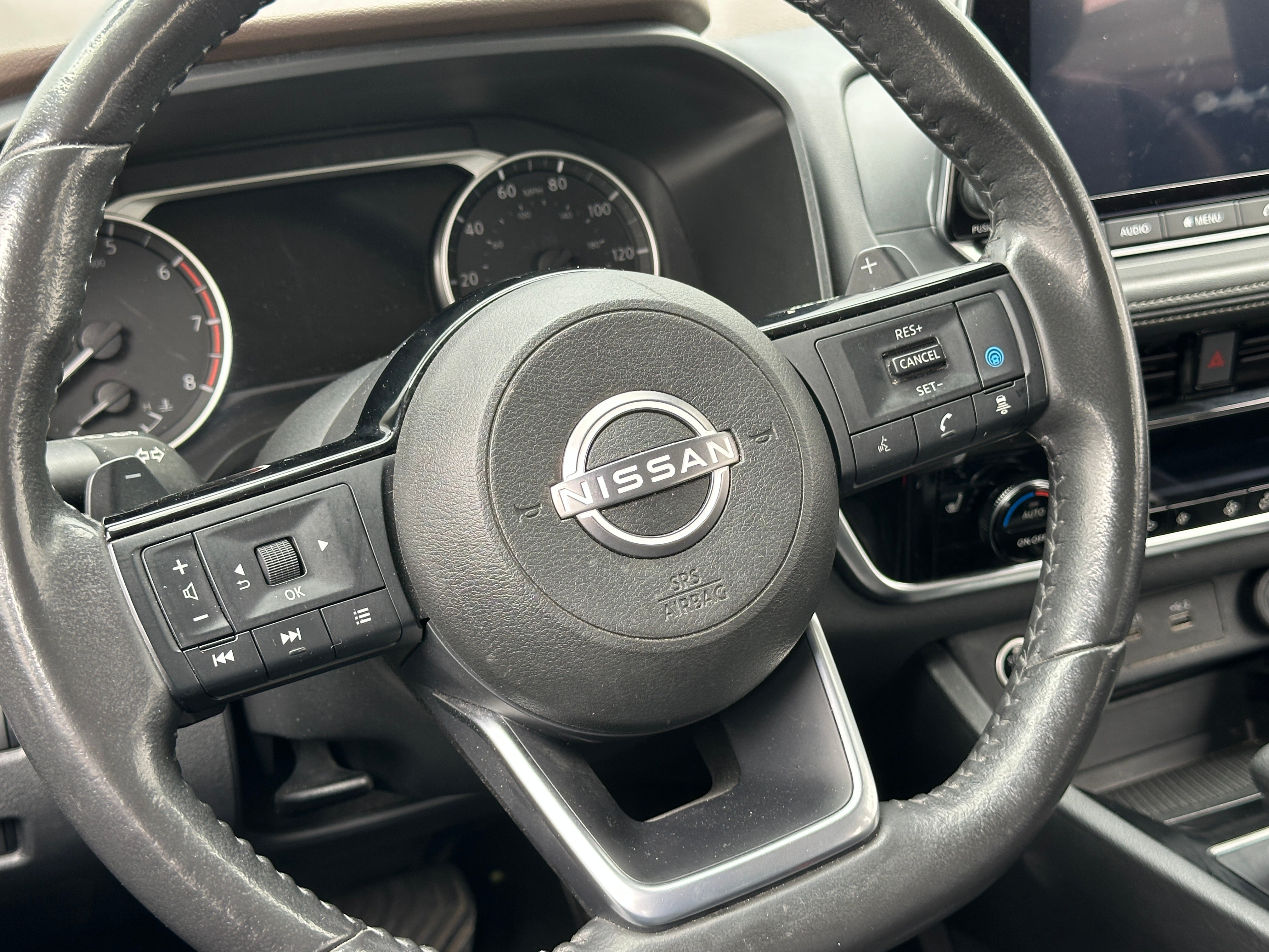 2022 Nissan Rogue SV 4
