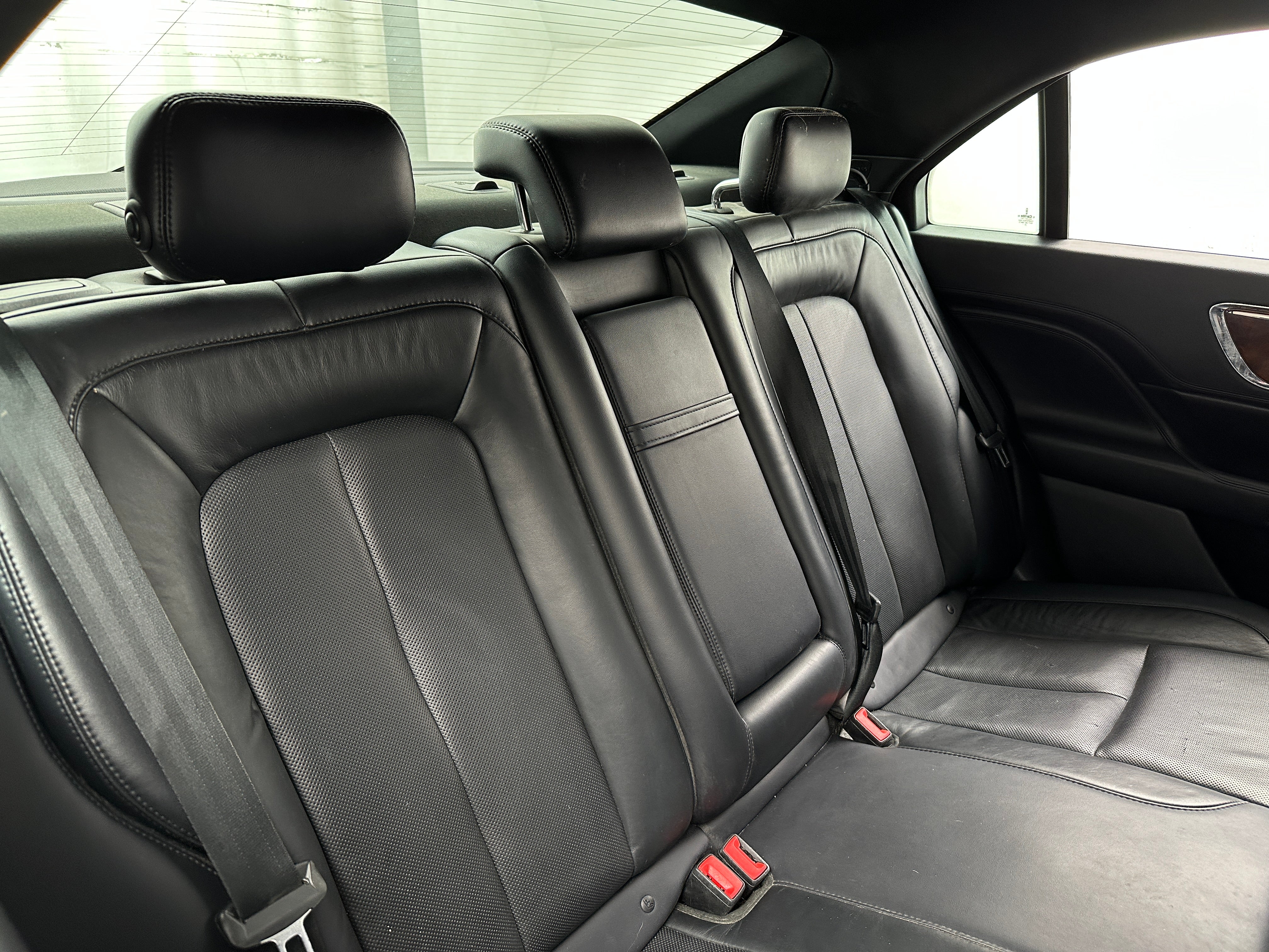 2018 Lincoln Continental Select 5