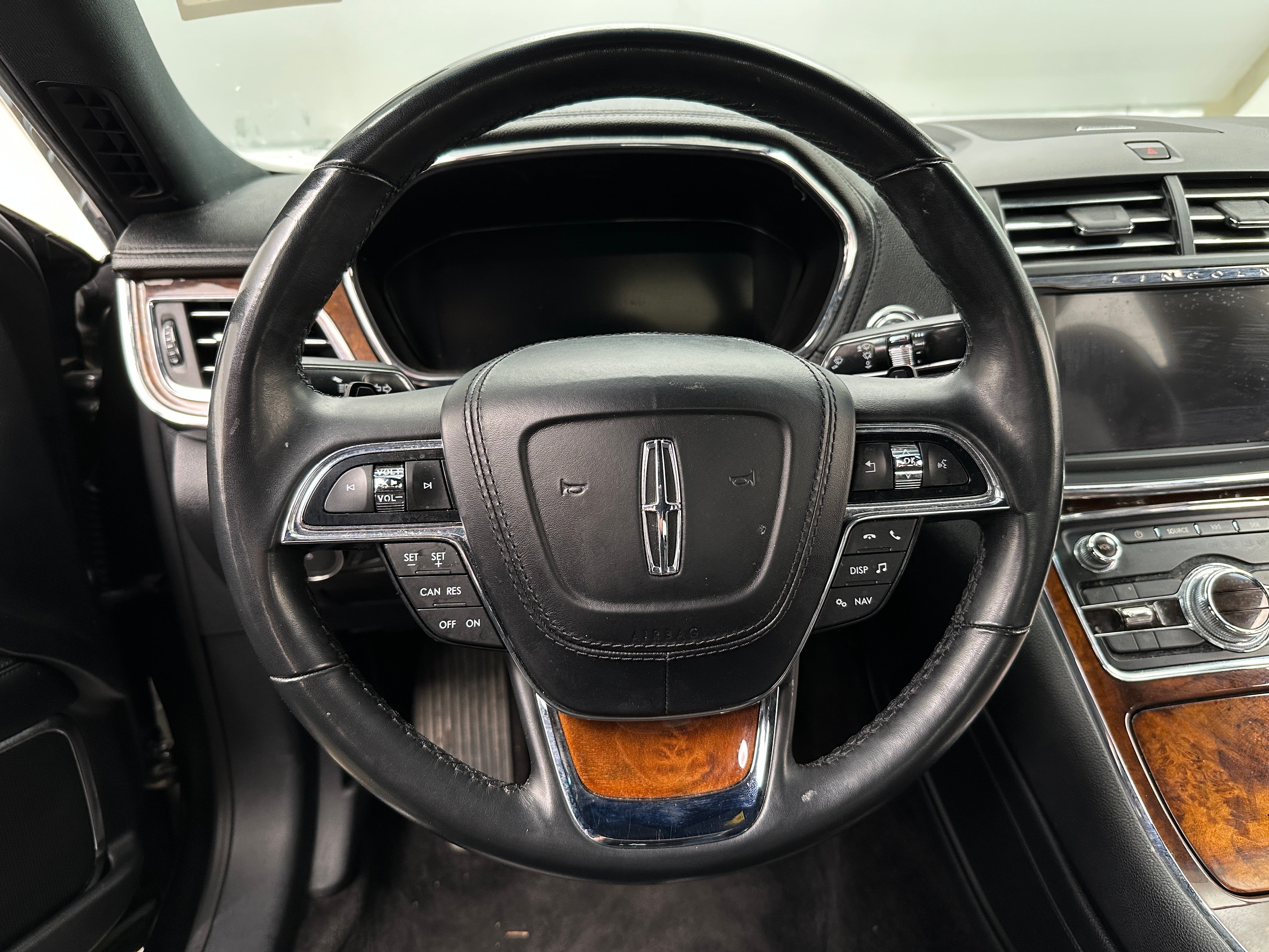 2018 Lincoln Continental Select 4