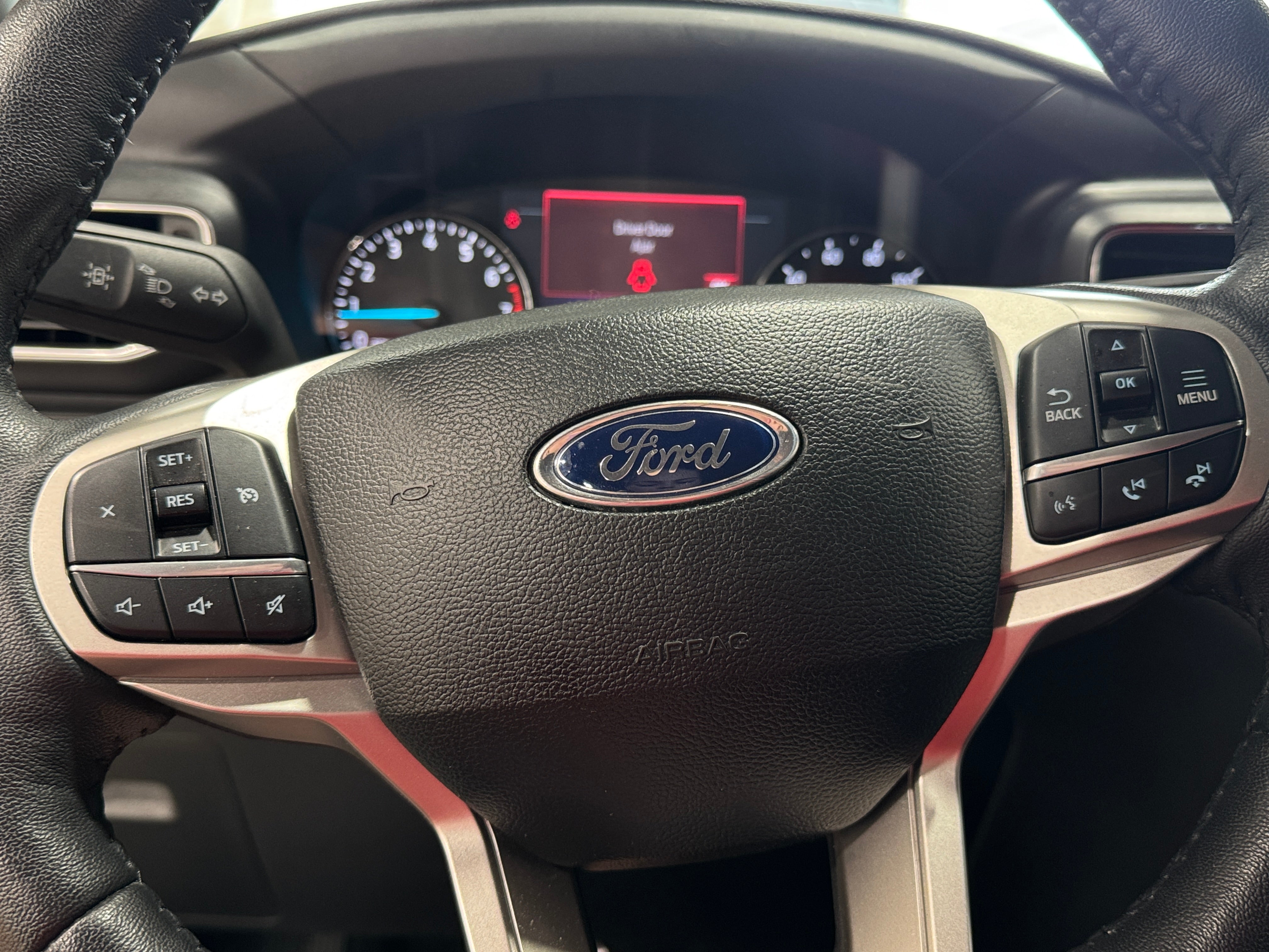2024 Ford Explorer XLT 4