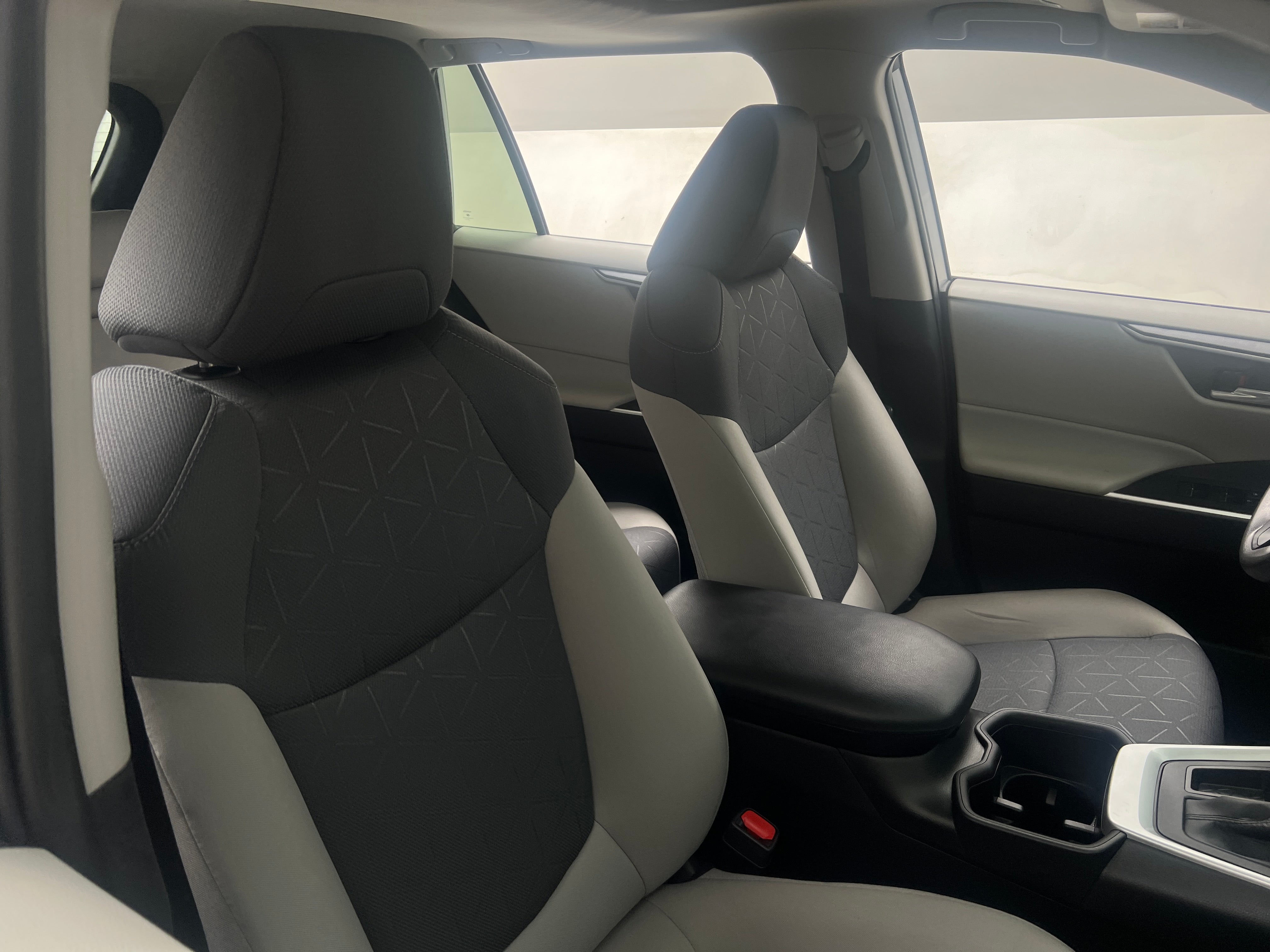 2024 Toyota RAV4 XLE 2