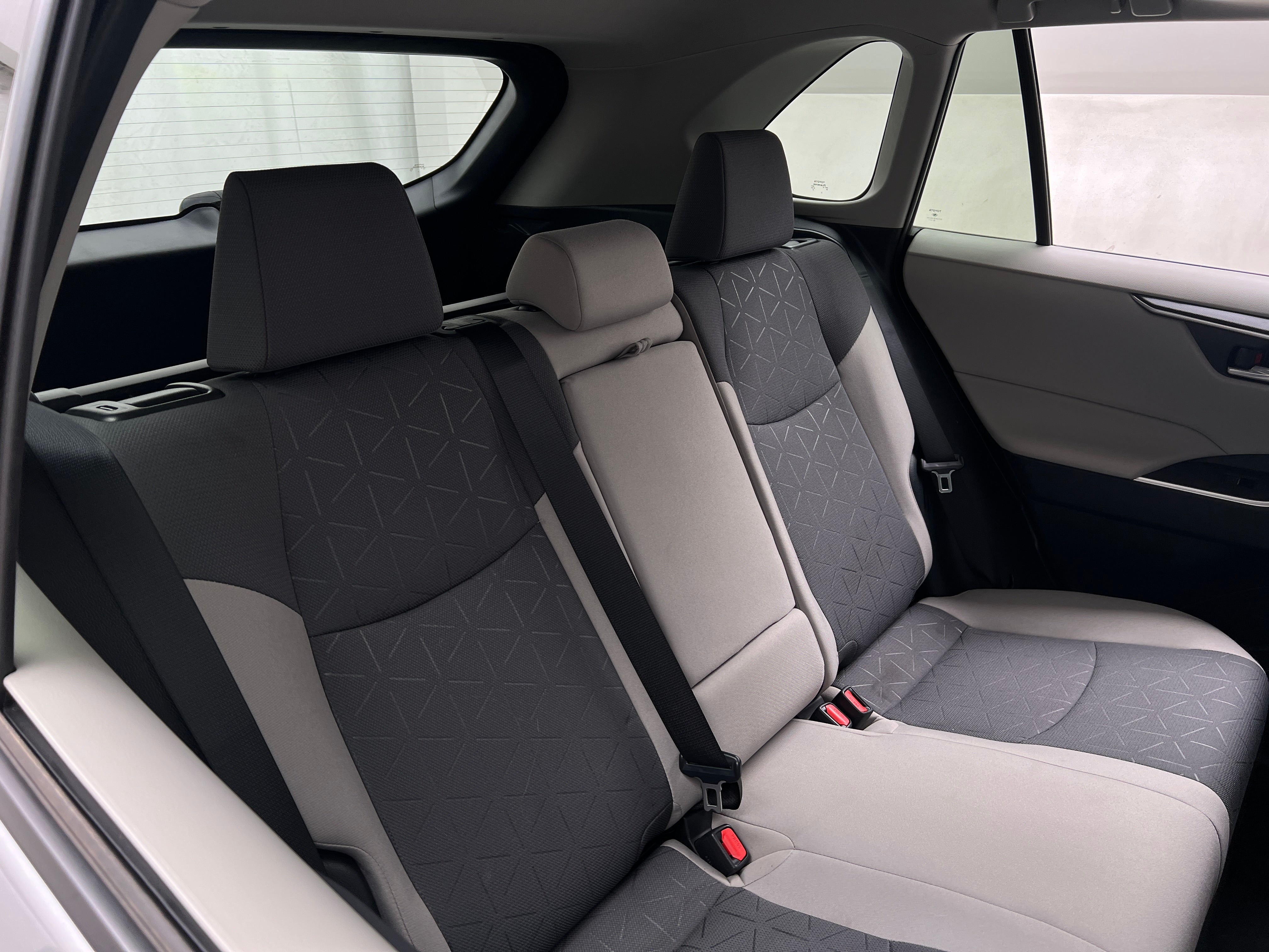 2024 Toyota RAV4 XLE 6