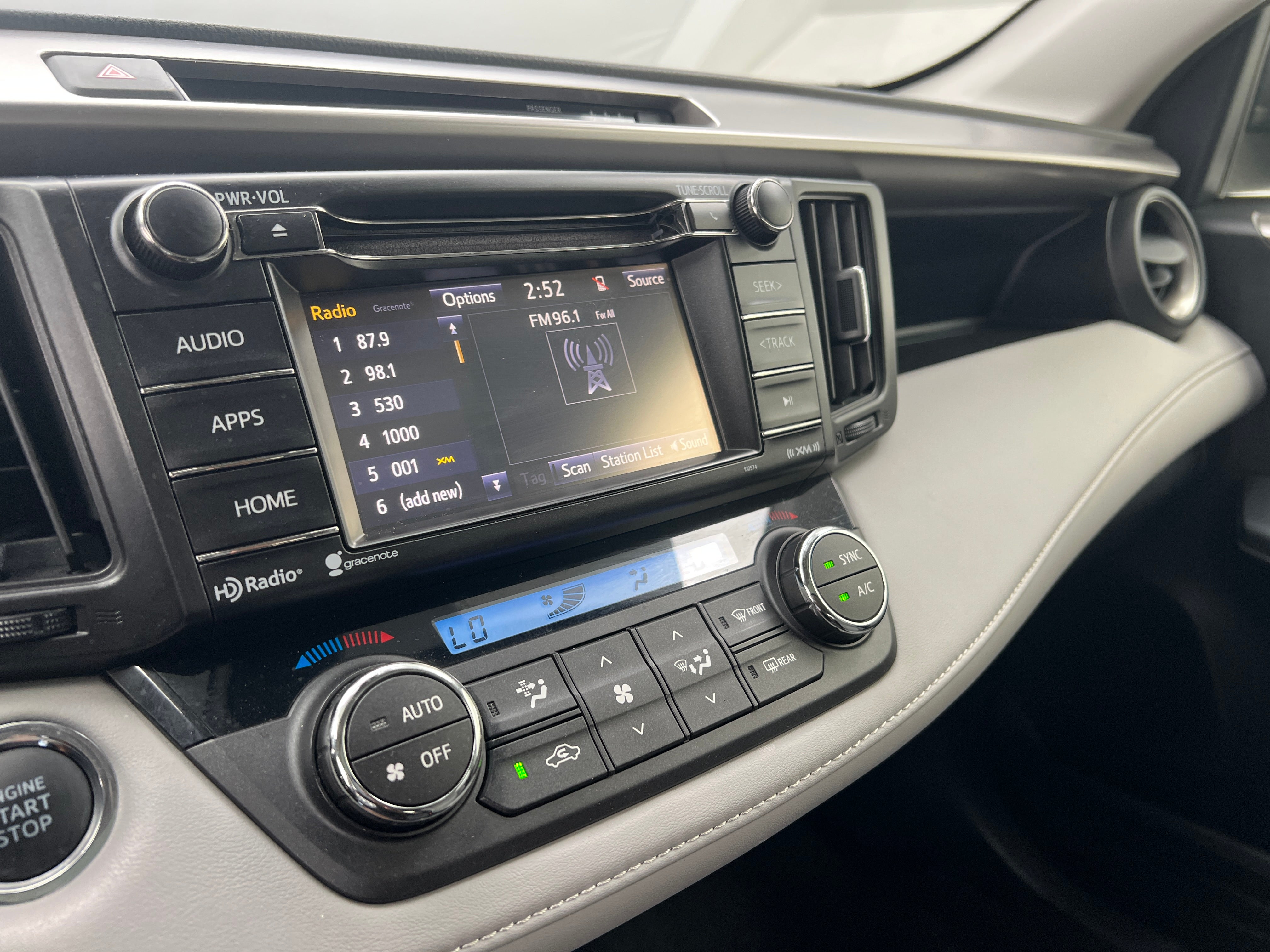 2018 Toyota RAV4 XLE 4