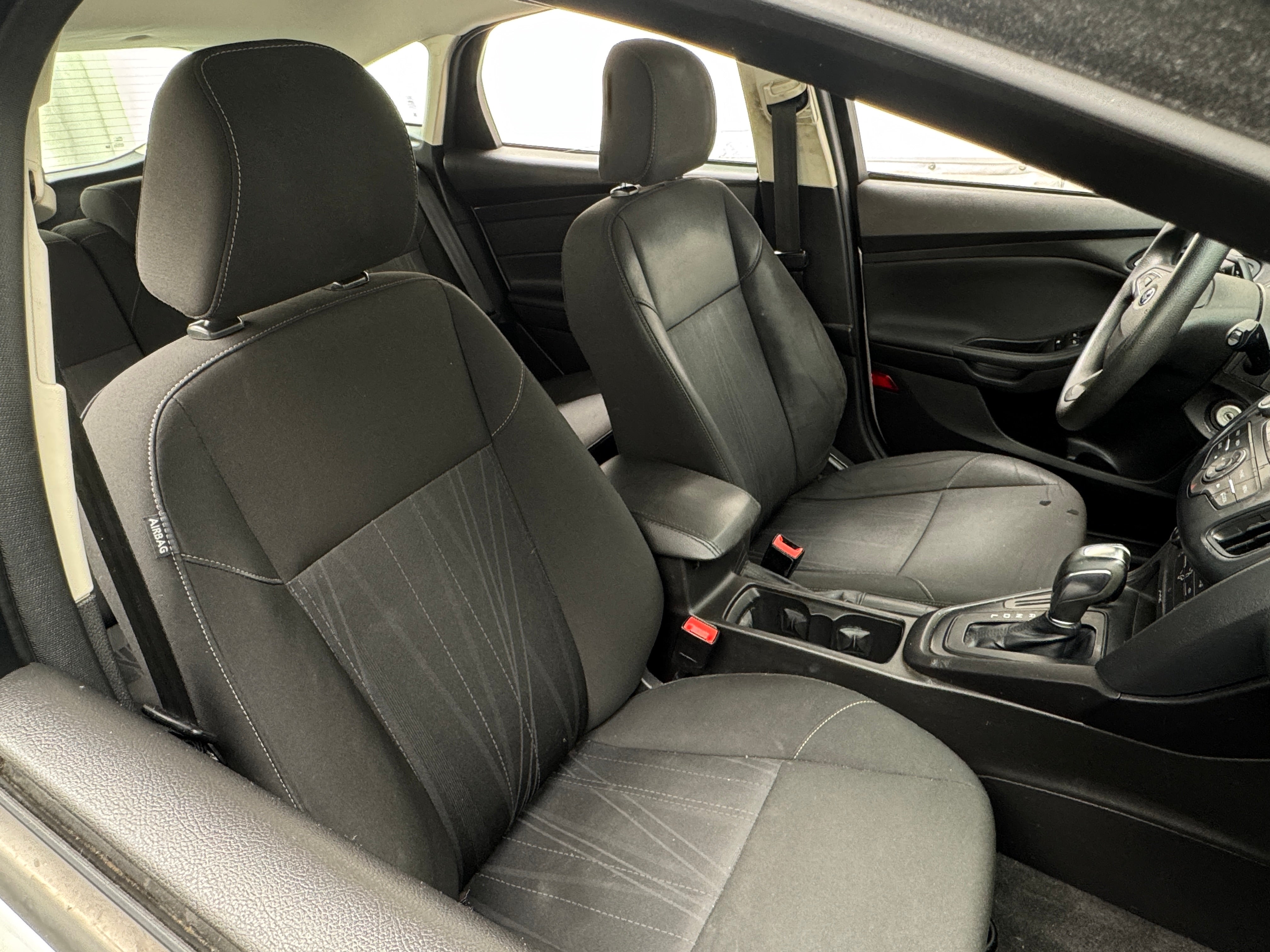 2015 Ford Focus SE 2