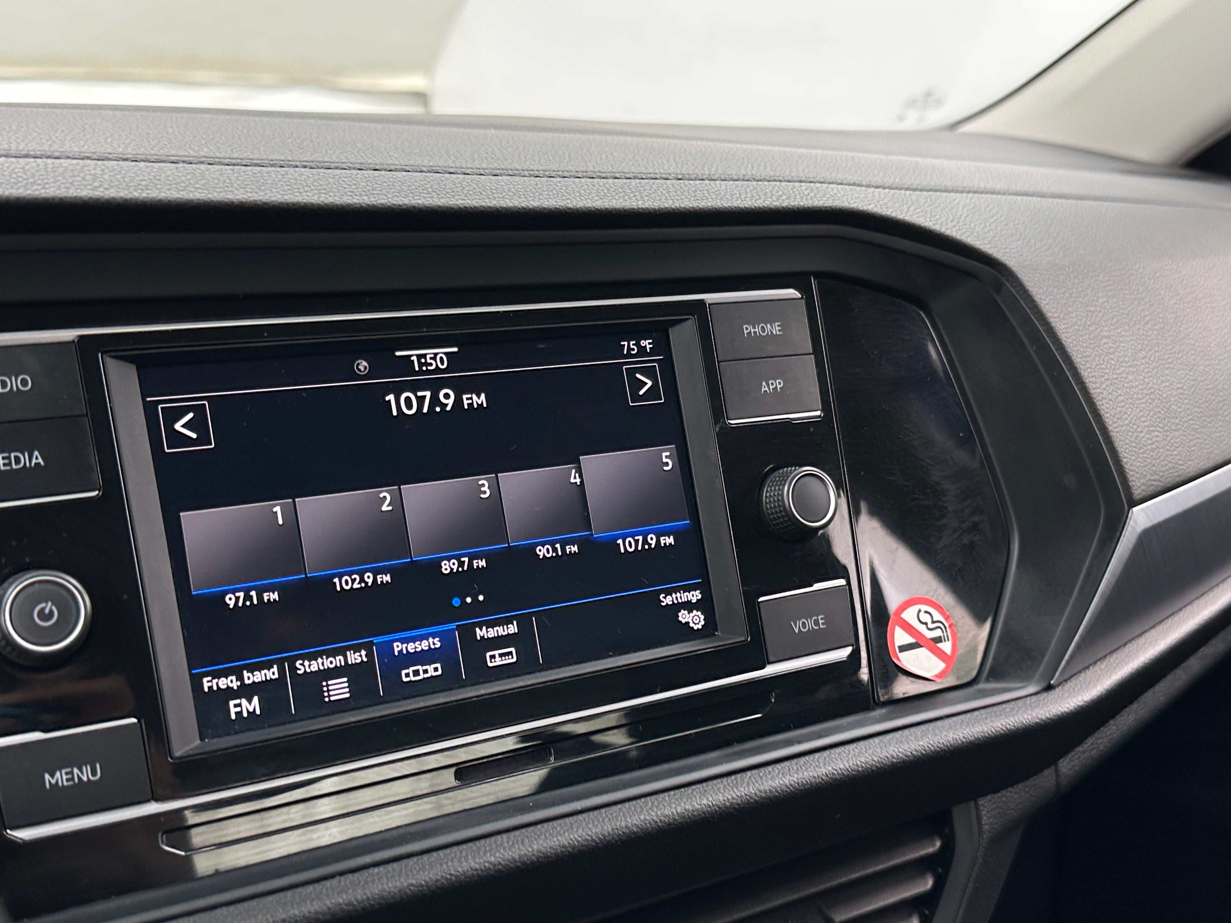 2024 Volkswagen Jetta SE 3