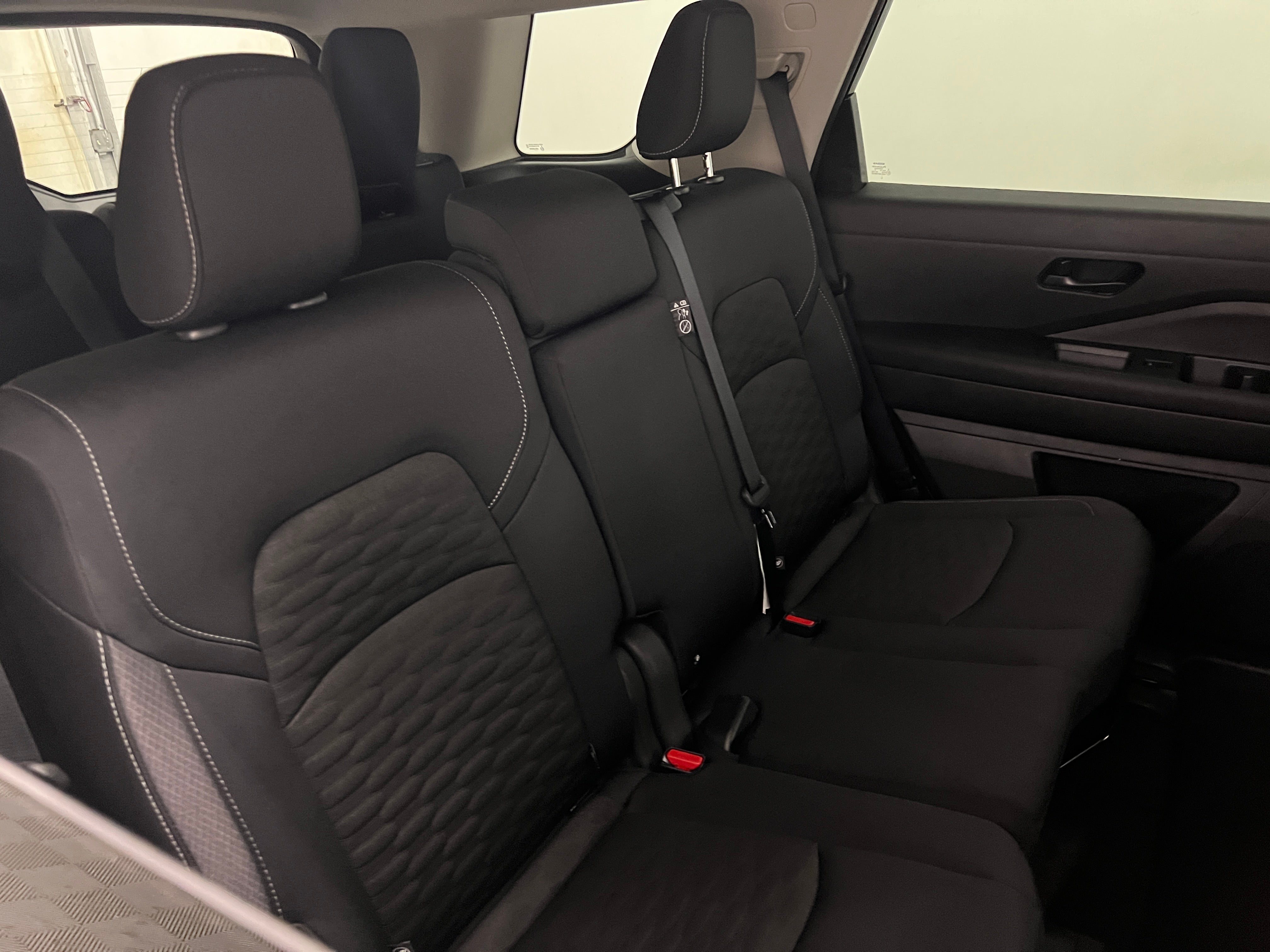 2024 Nissan Pathfinder S 6