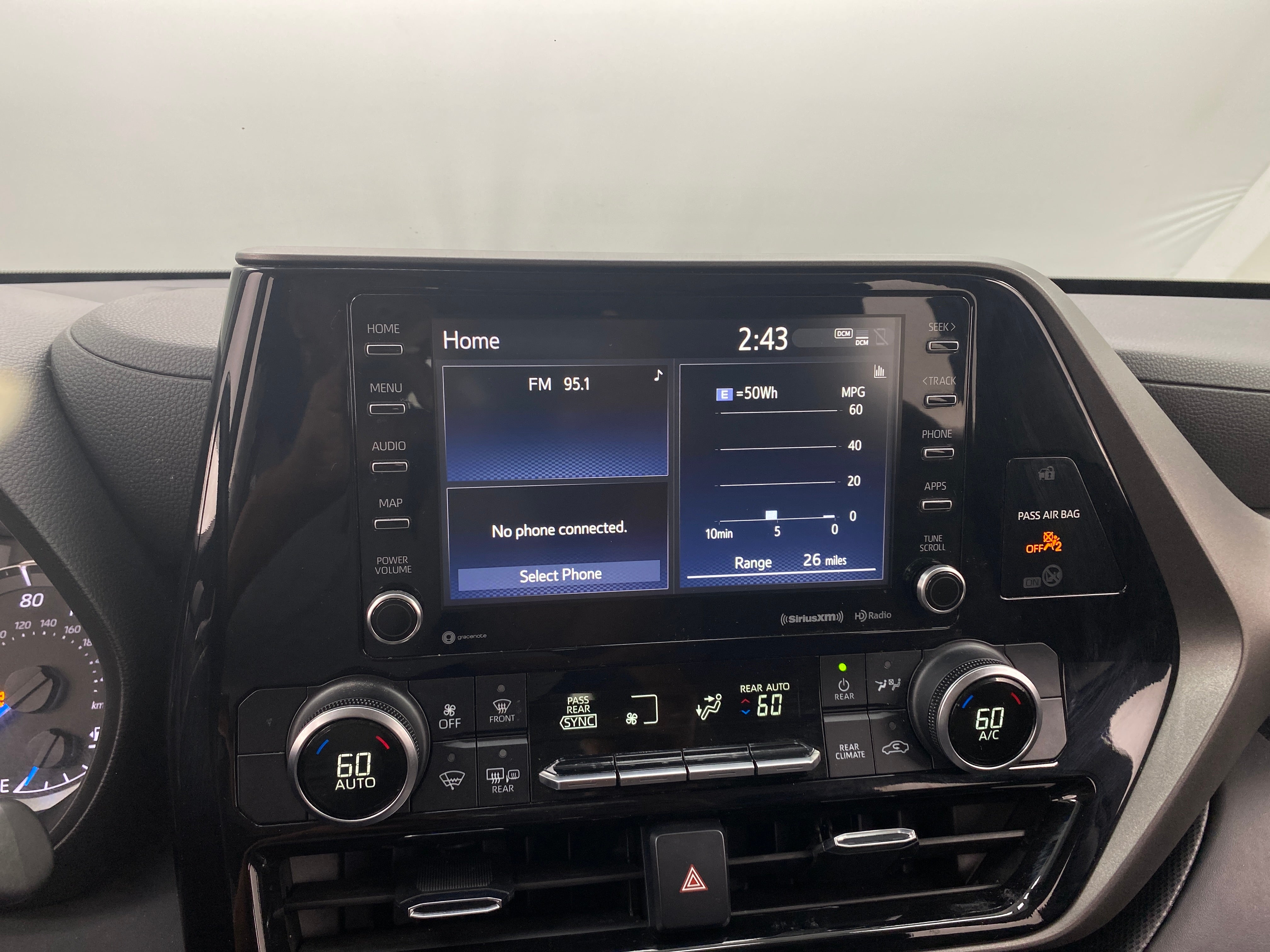 2021 Toyota Highlander LE 4