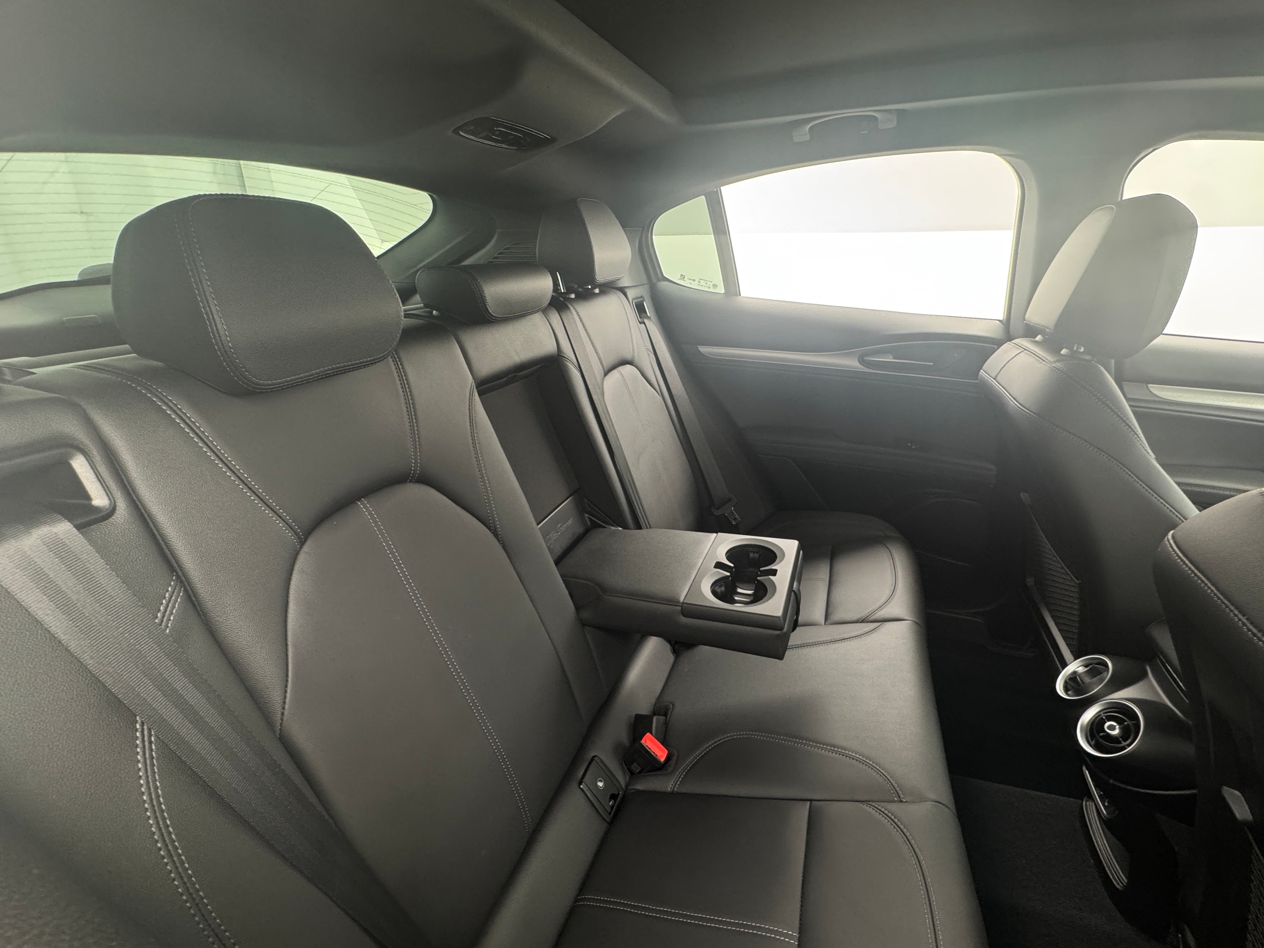 2024 Alfa Romeo Stelvio Ti 5