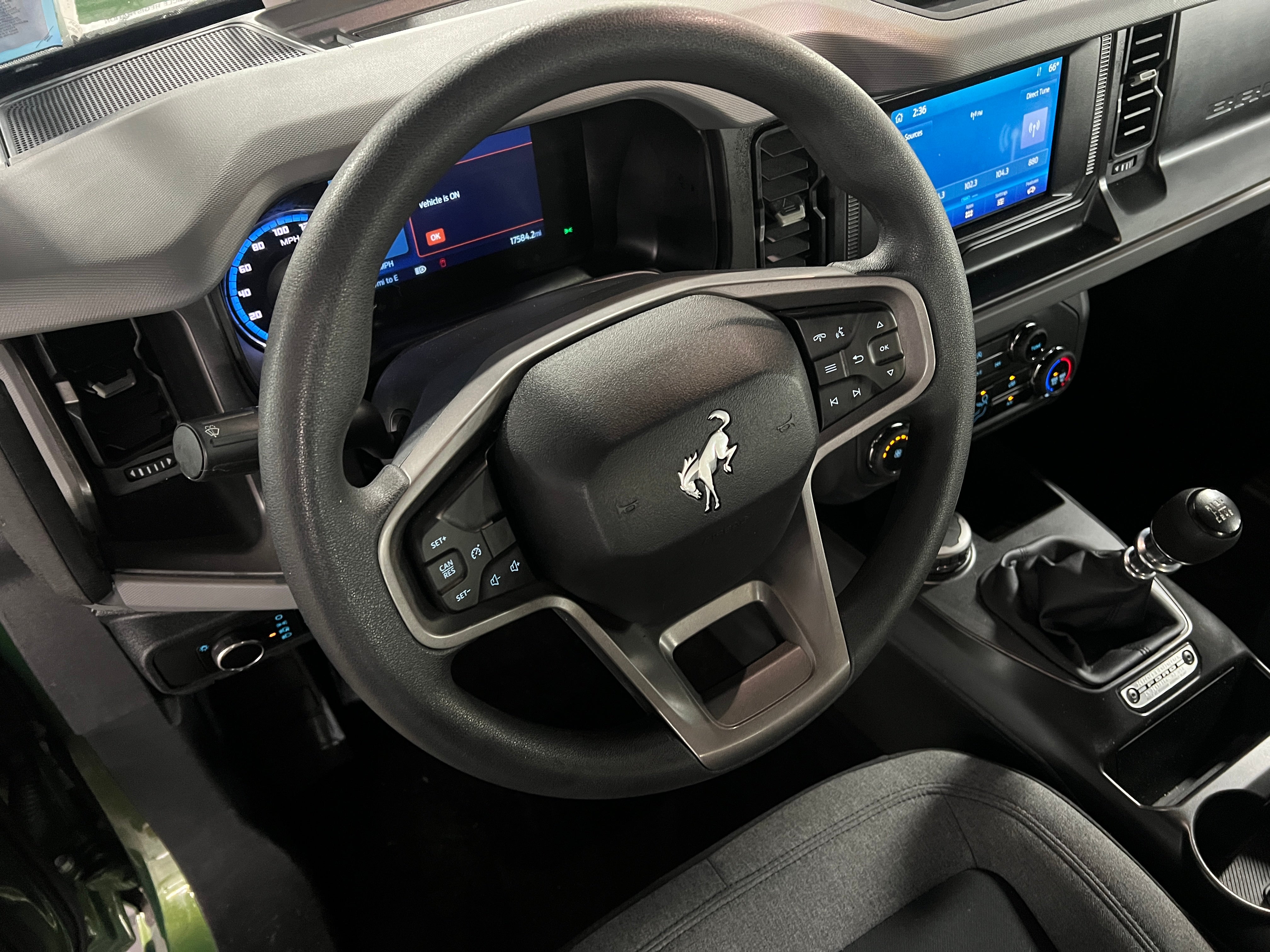 2023 Ford Bronco Base 4