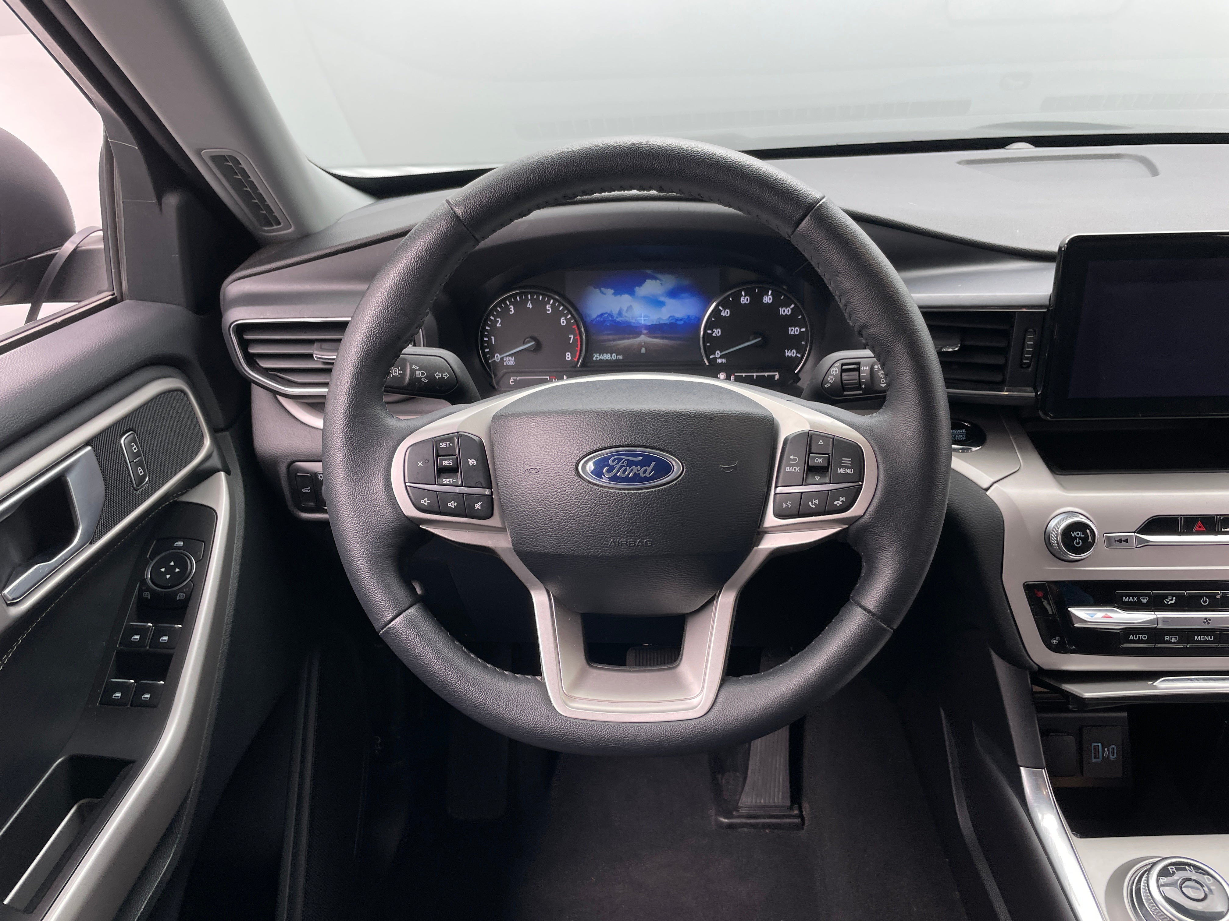 2024 Ford Explorer XLT 5