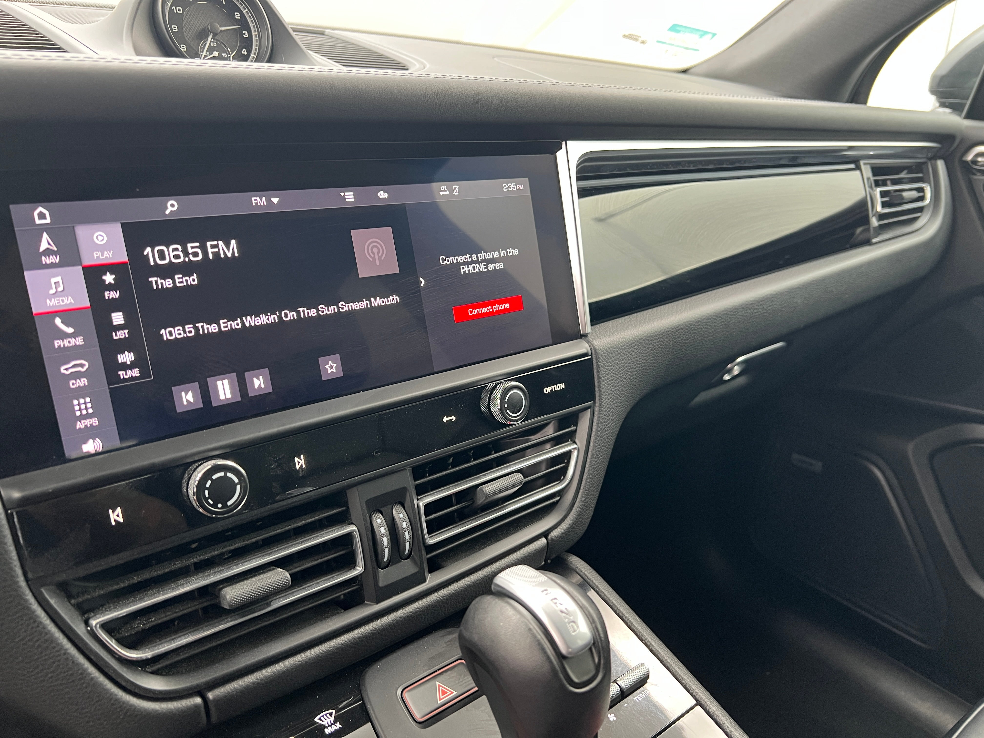 2022 Porsche Macan Base 4