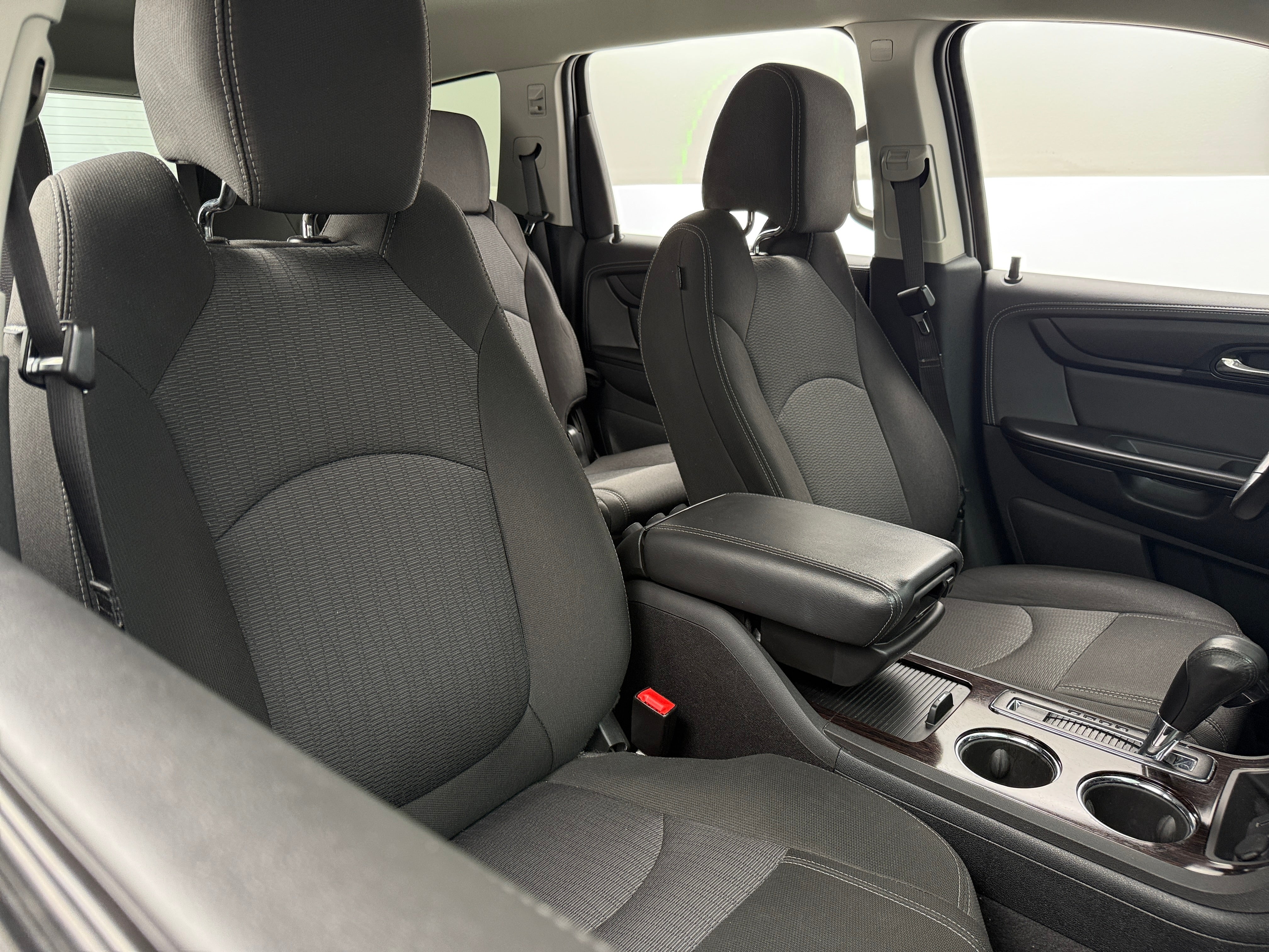 2017 Chevrolet Traverse LT 2