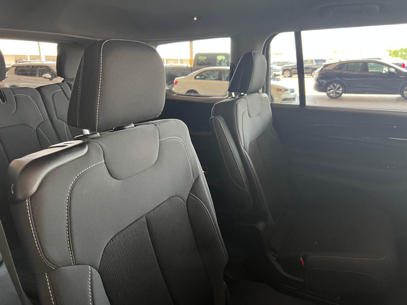 Thumbnail: 2023 Jeep Grand Cherokee L - 6