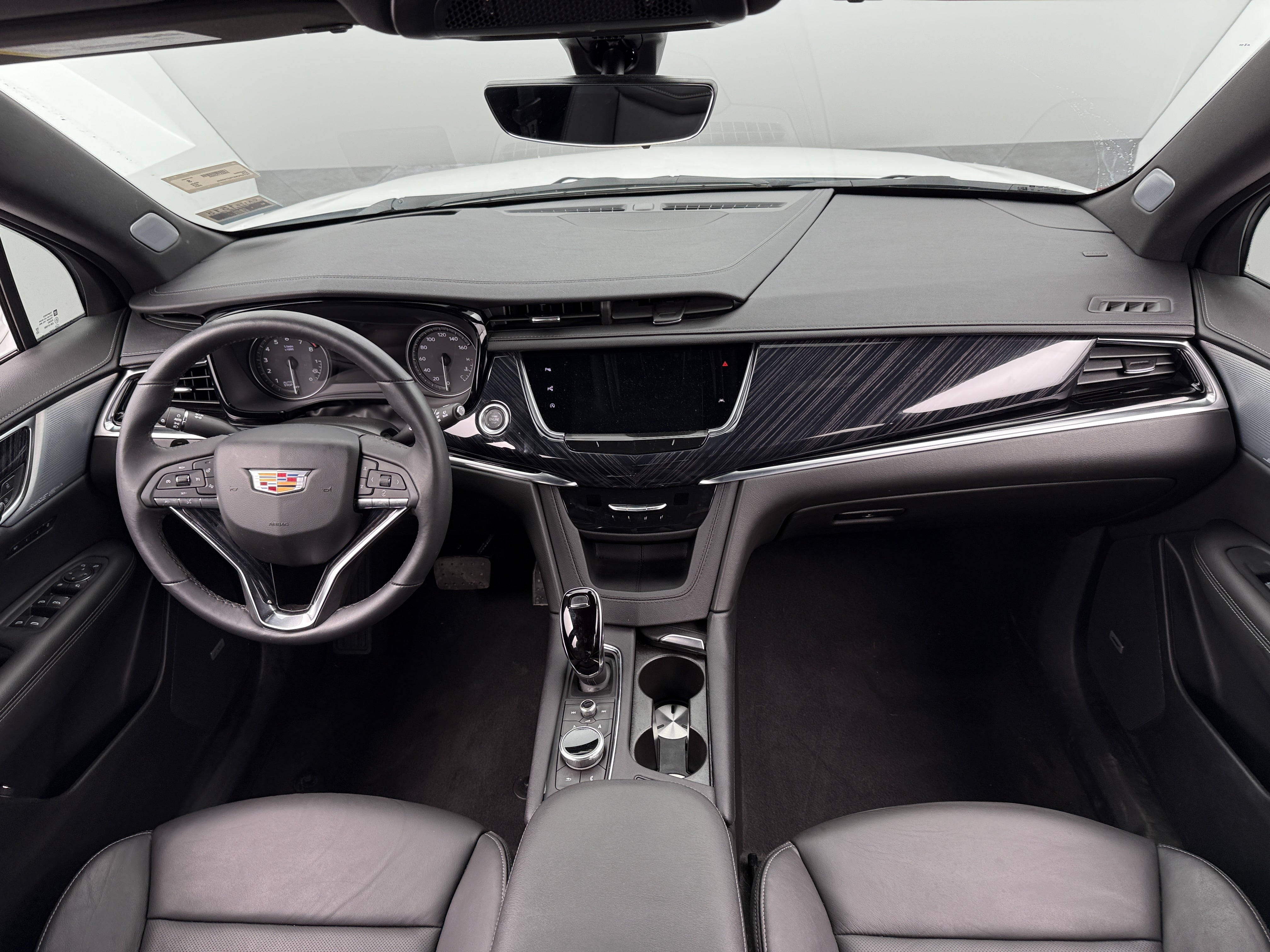 2024 Cadillac XT6 Premium Luxury 2