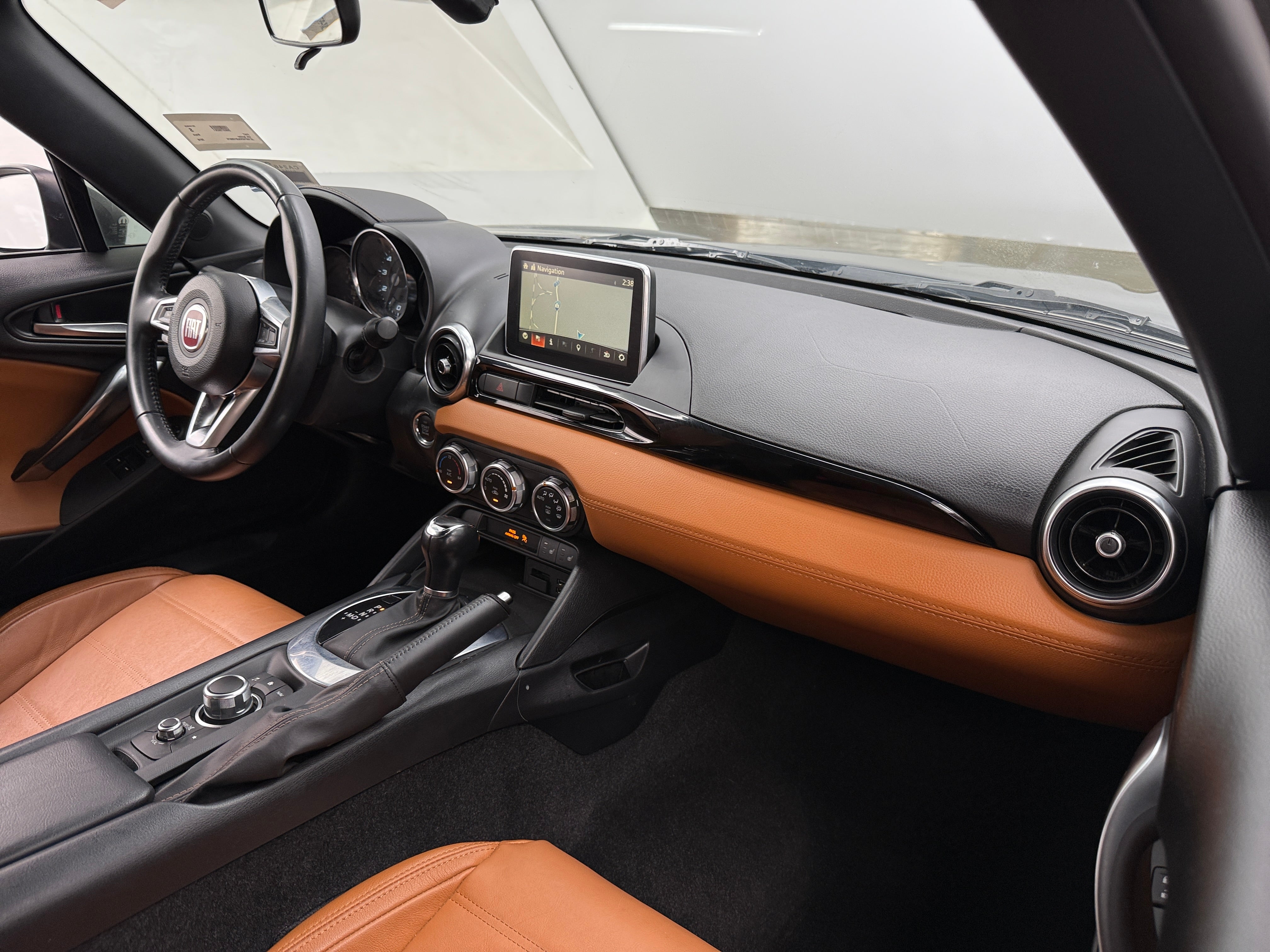 2018 Fiat 124 Spider Lusso 2