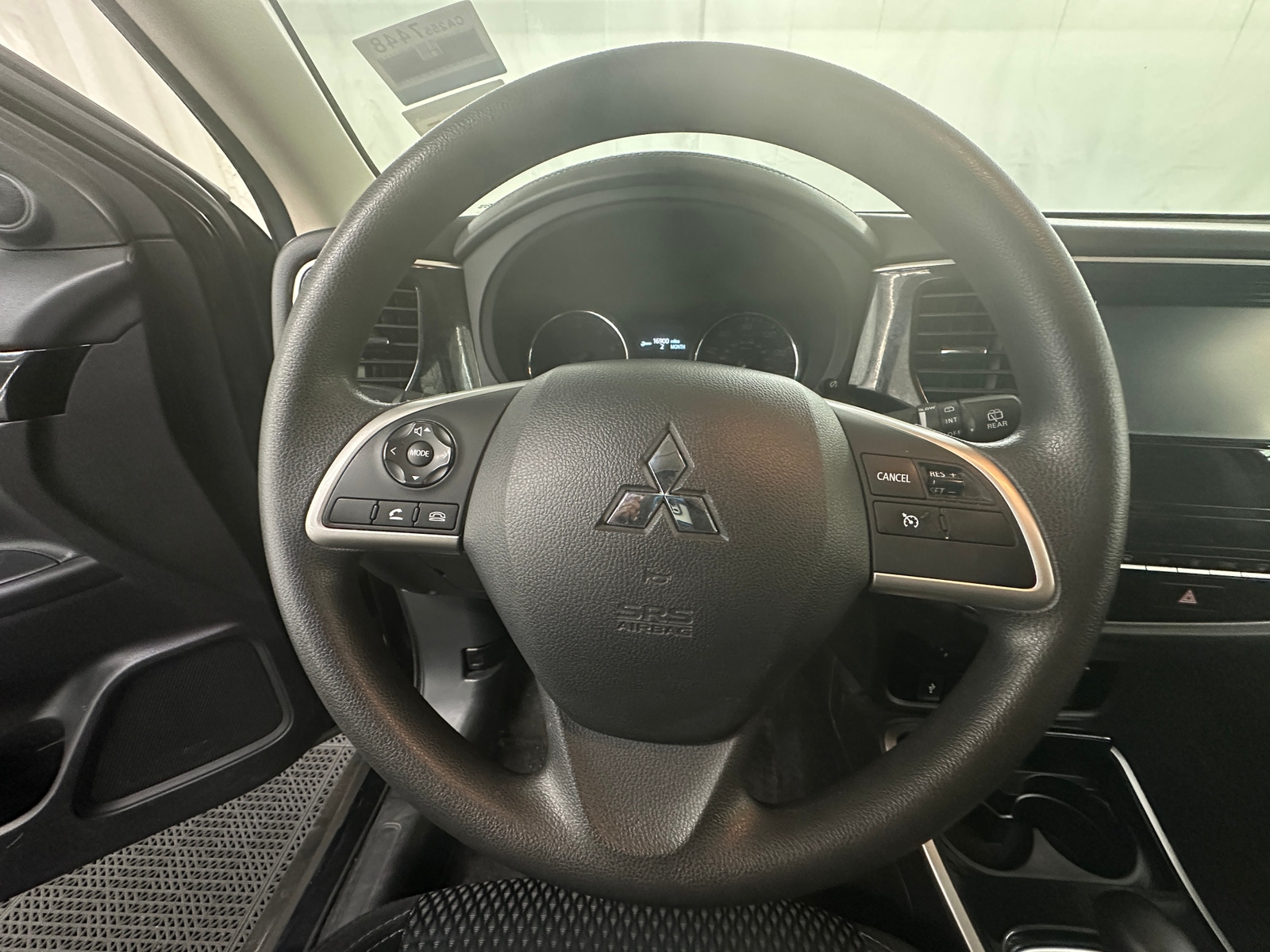Thumbnail: 2020 Mitsubishi Outlander - 5