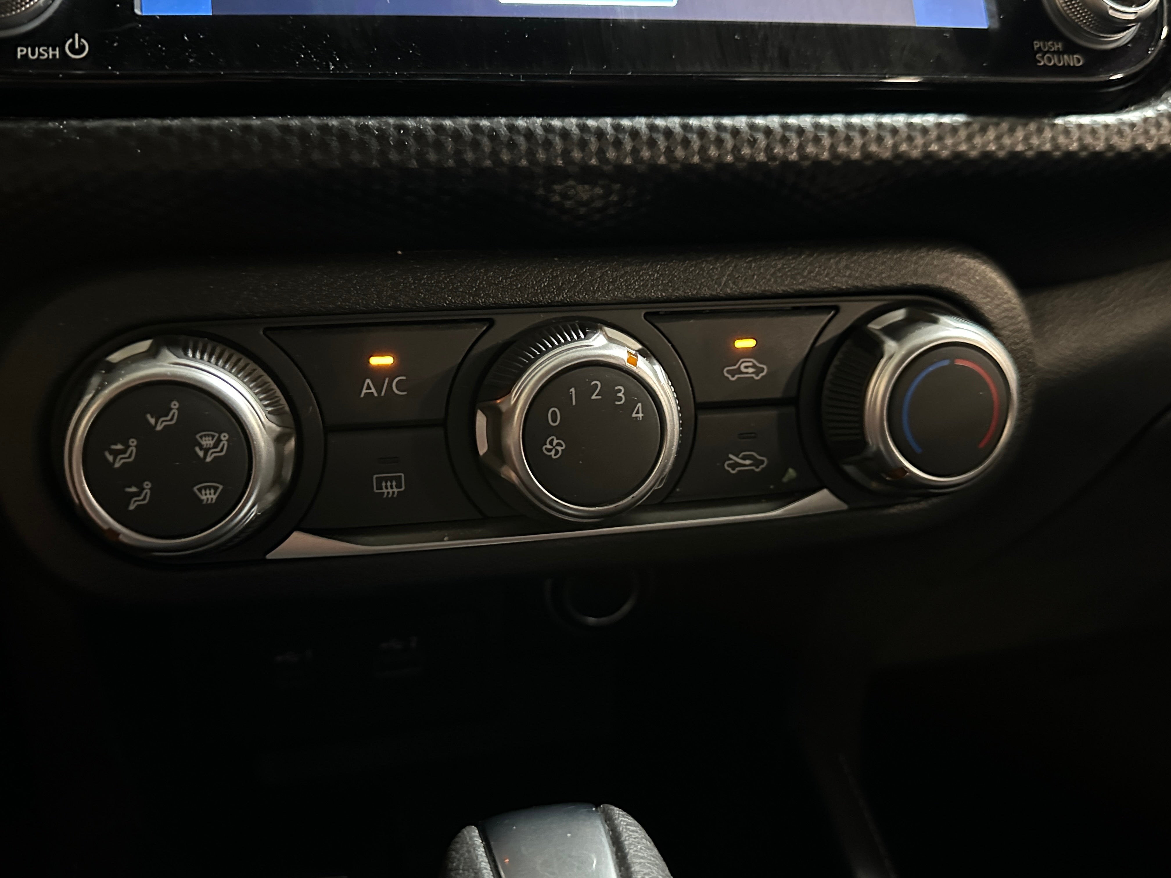 2024 Nissan Kicks SV 4