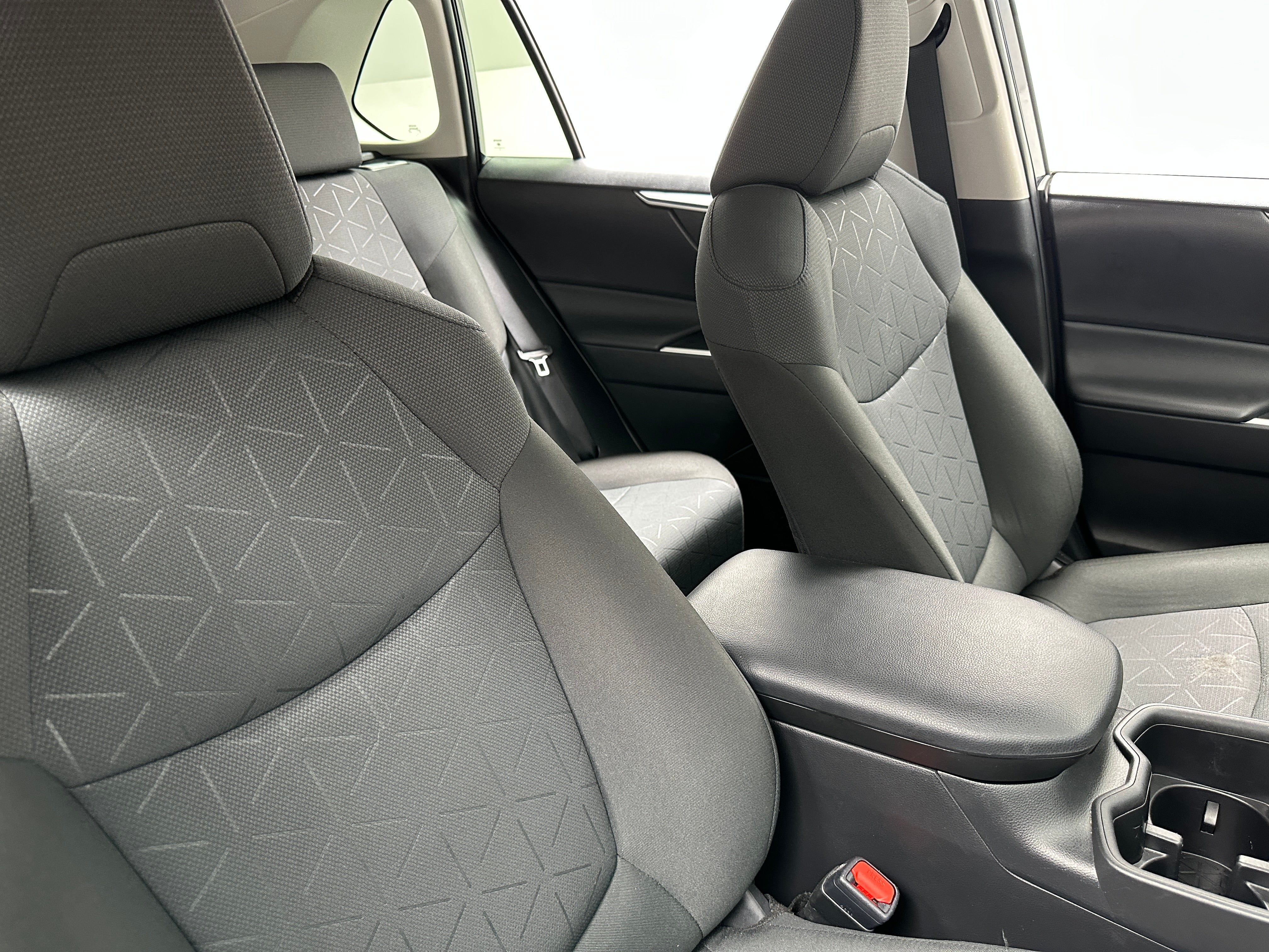 2024 Toyota RAV4 XLE 2