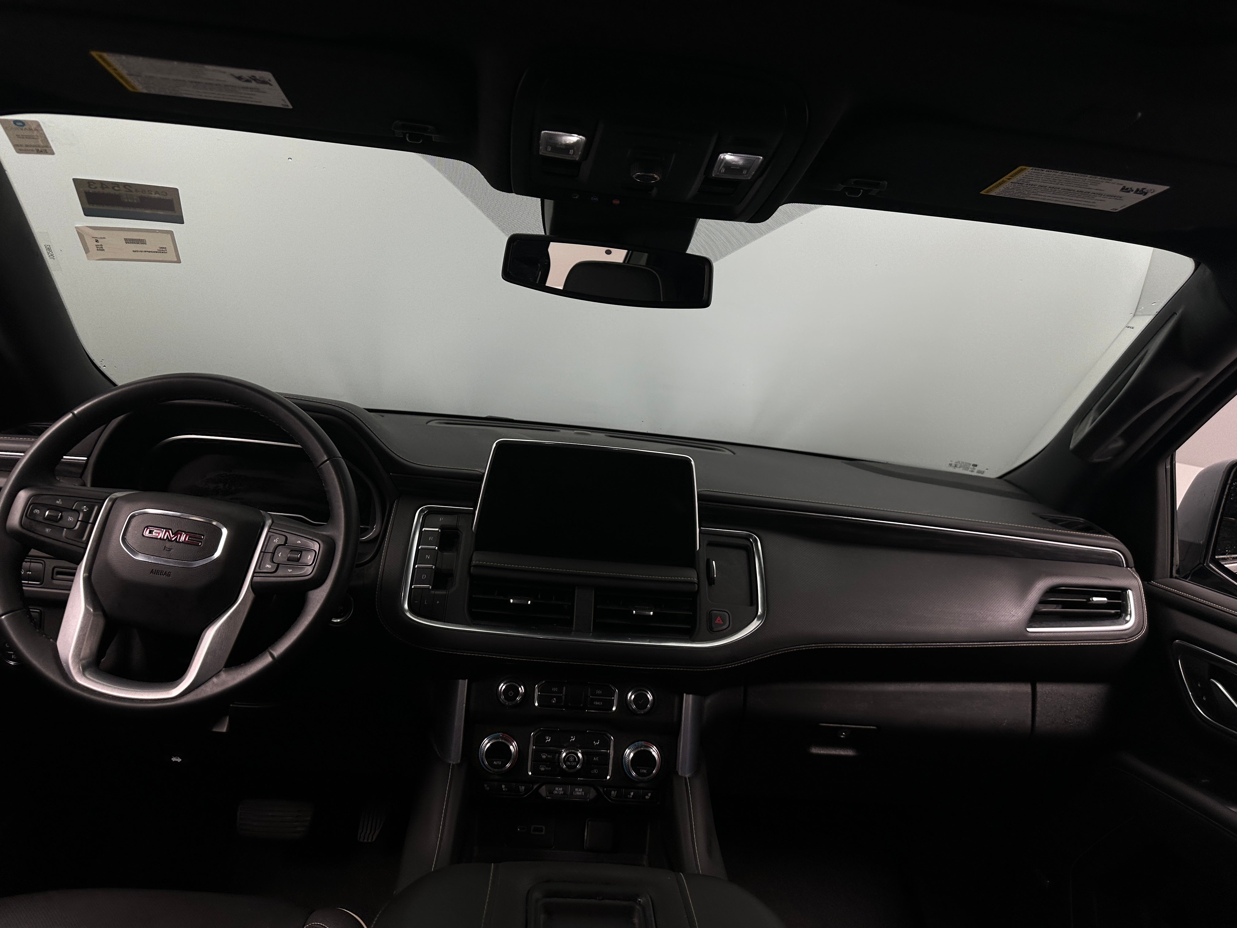 2023 GMC Yukon SLT 2