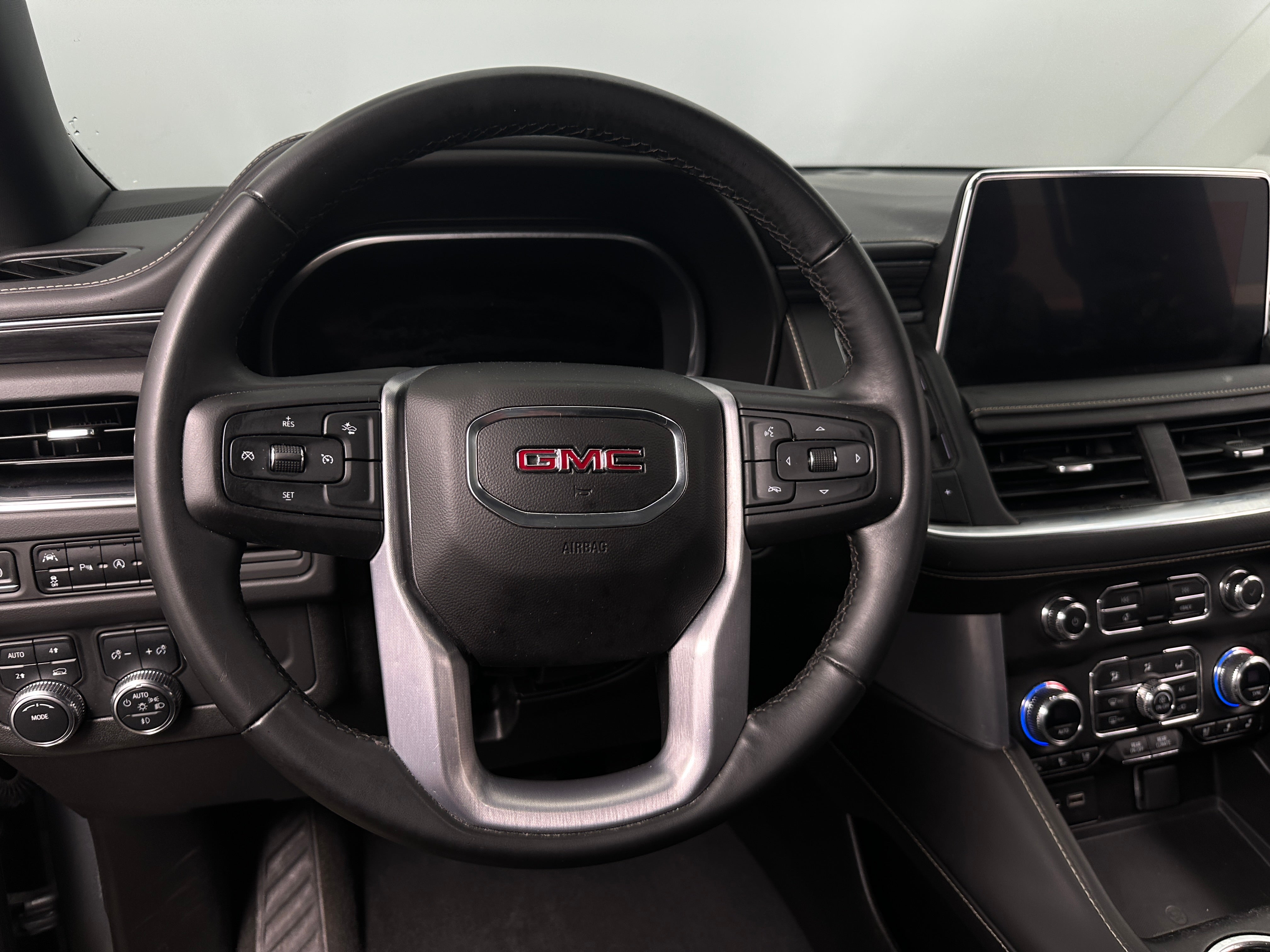 2023 GMC Yukon SLT 4