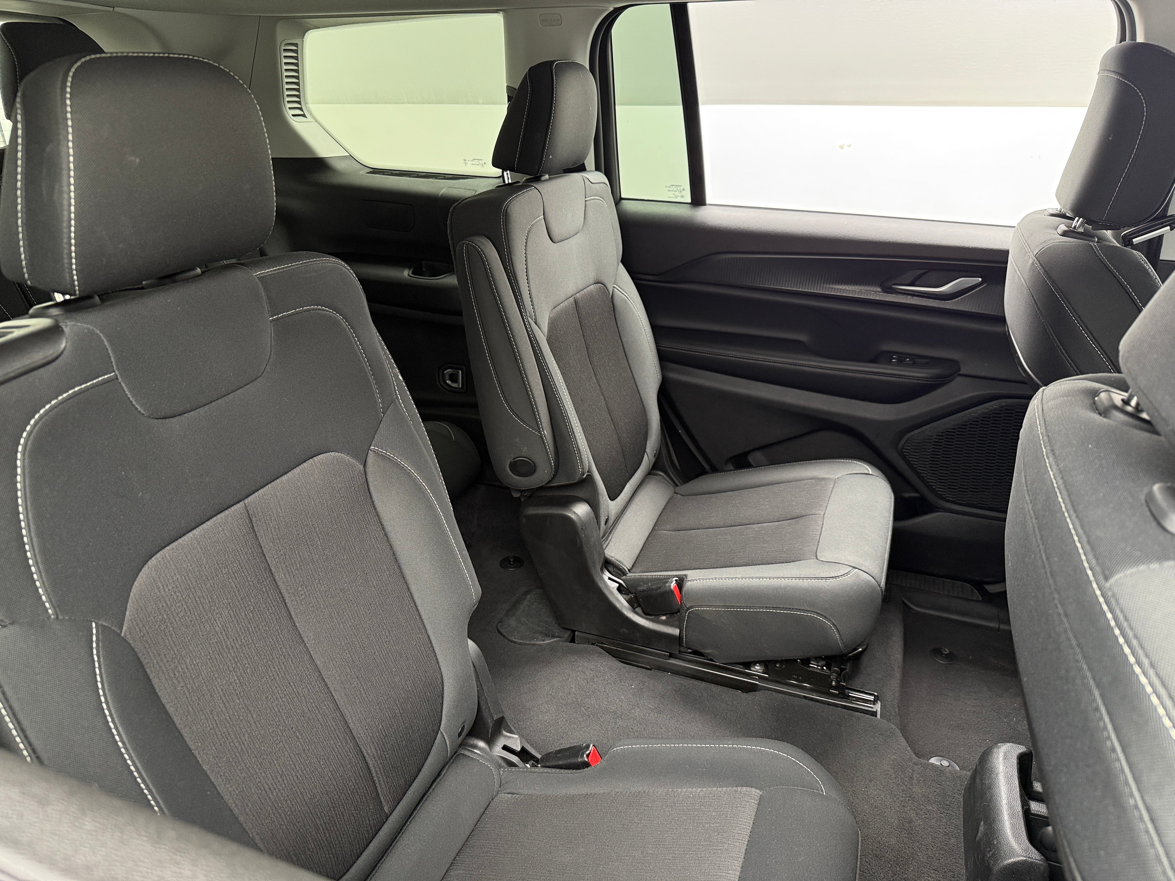 2023 Jeep Grand Cherokee L Laredo 6