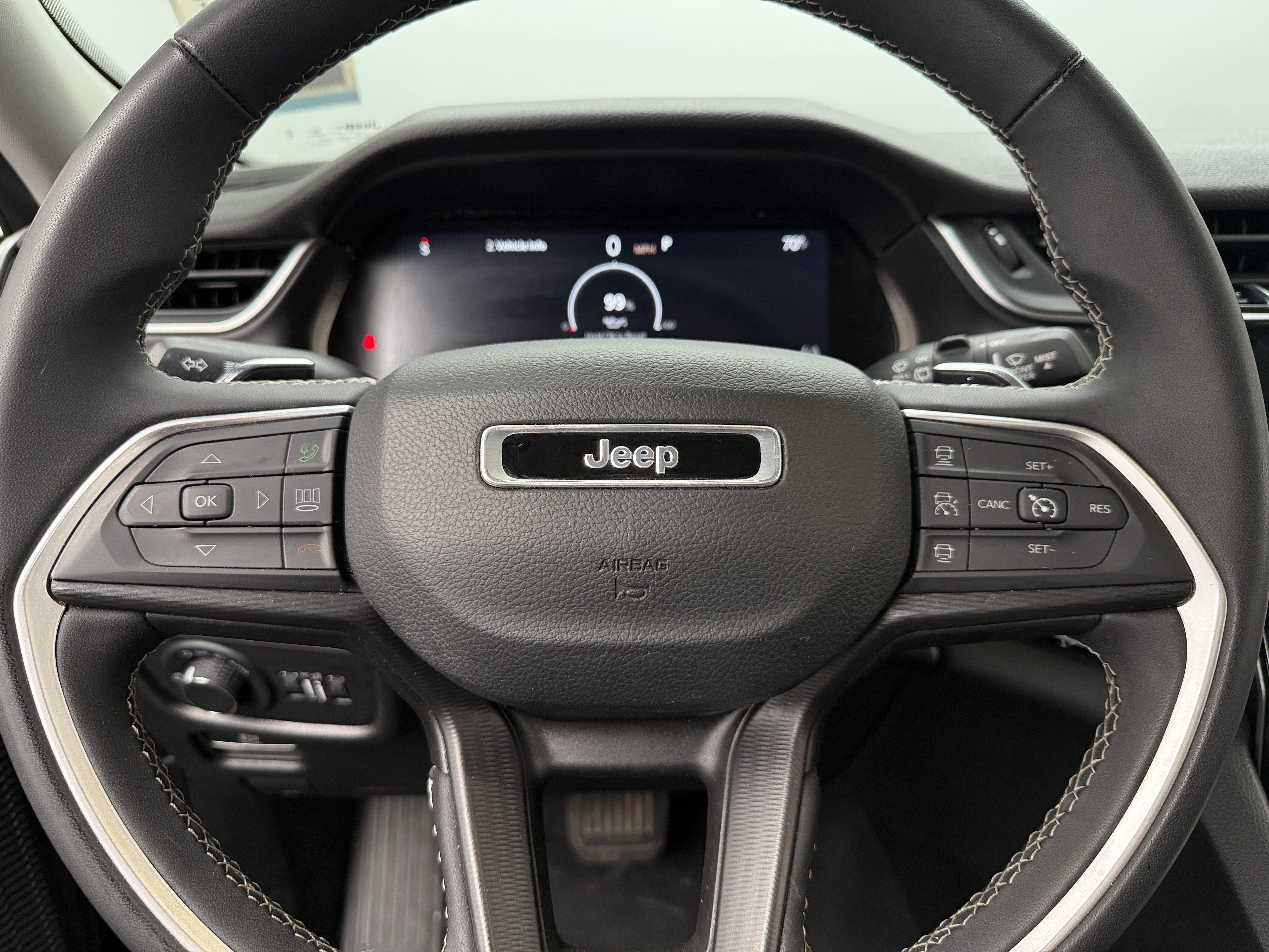 2023 Jeep Grand Cherokee L Laredo 5