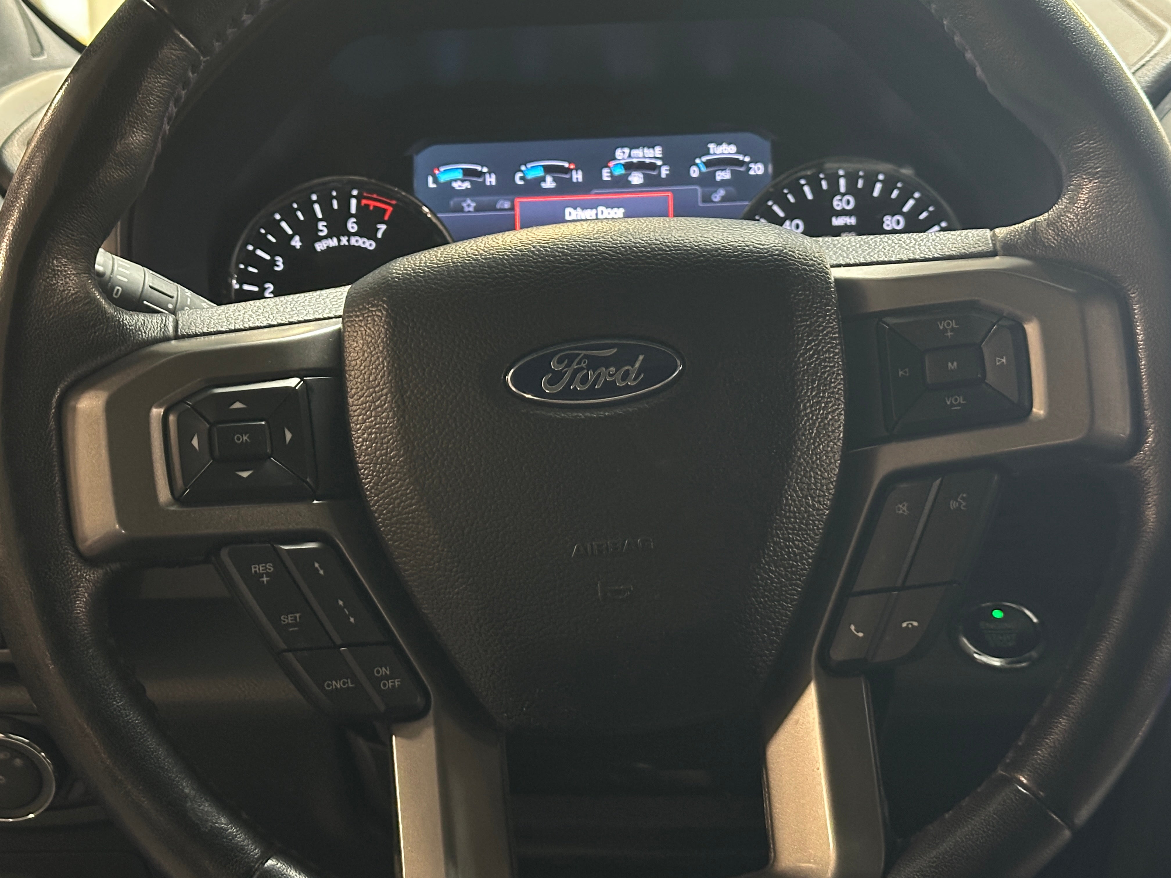 2021 Ford Expedition XLT 4