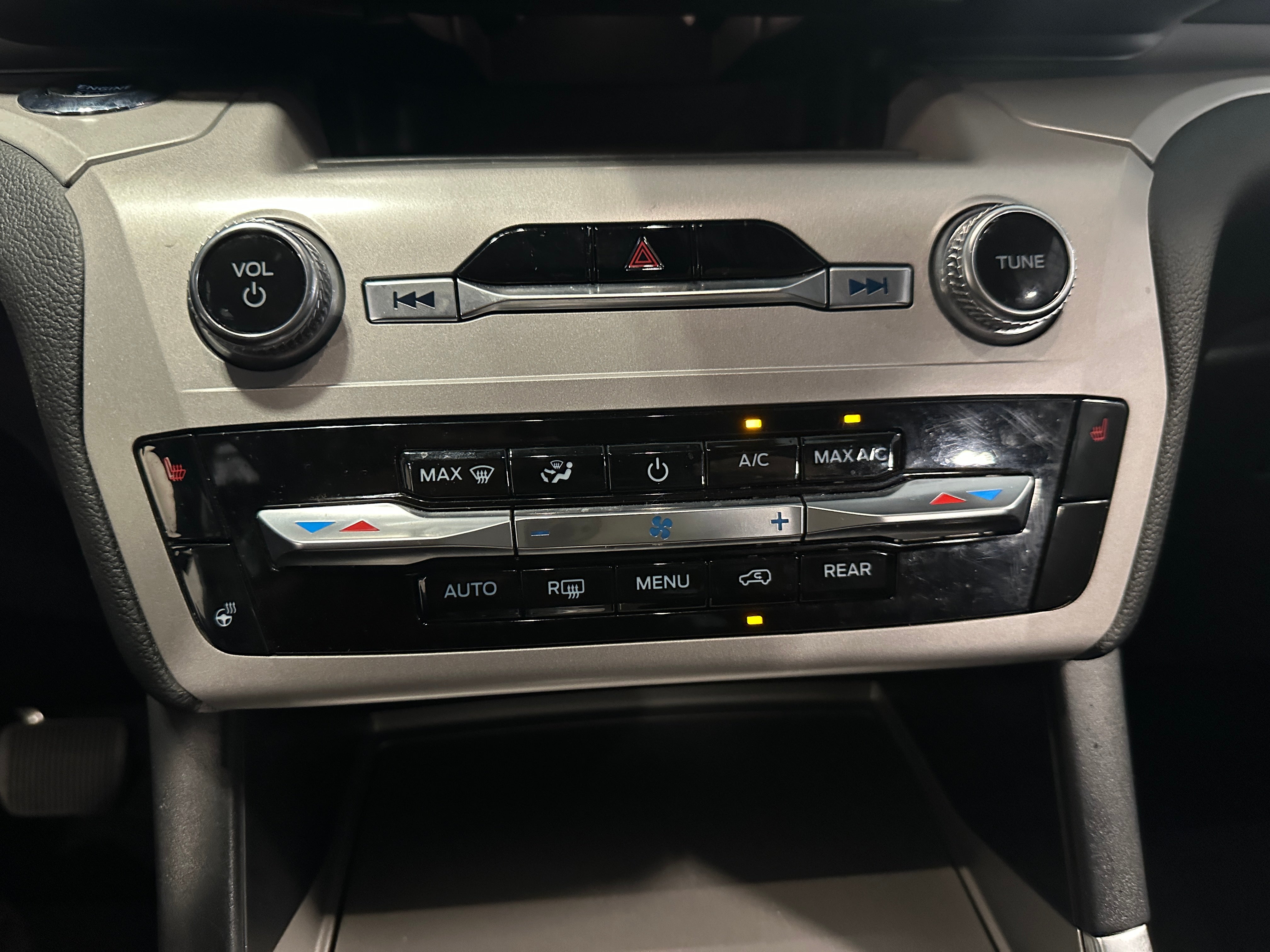 2023 Ford Explorer XLT 3