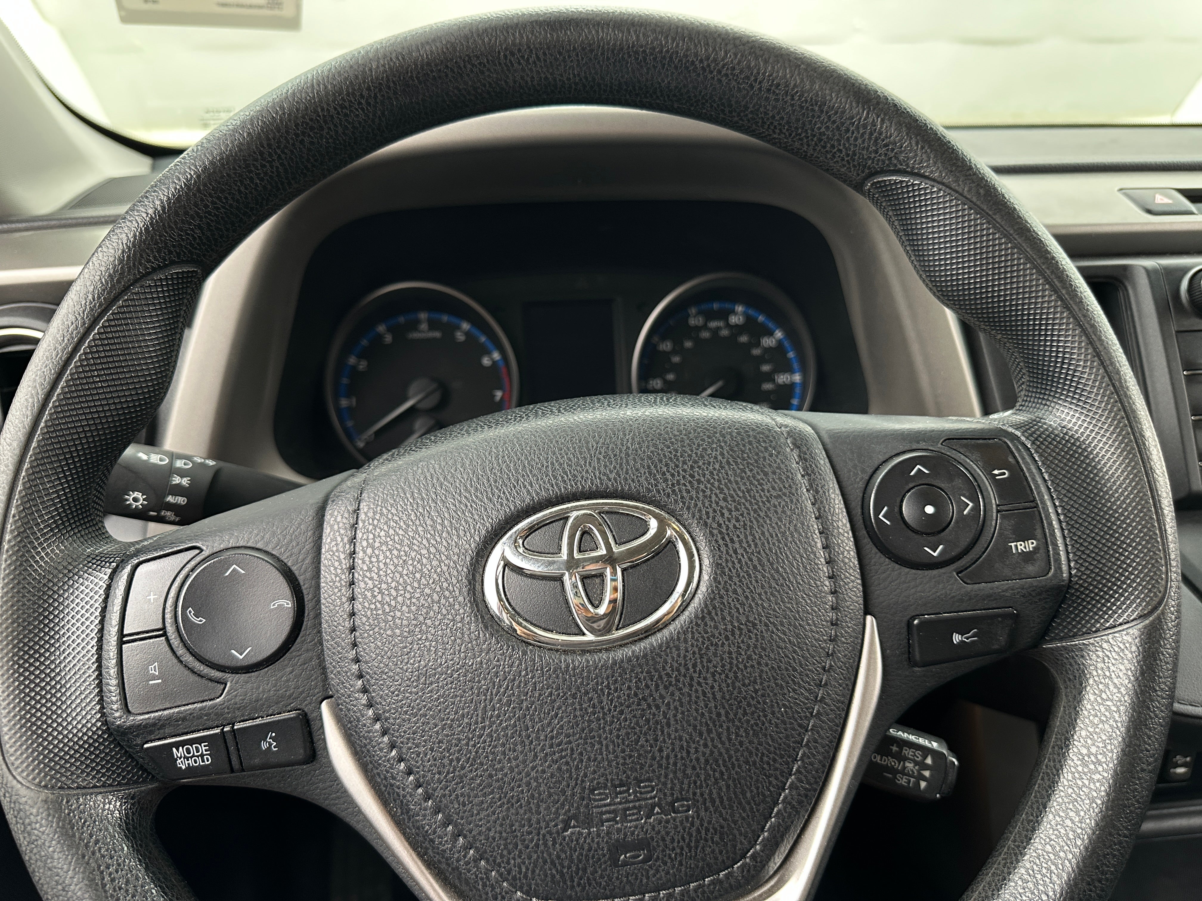 2018 Toyota RAV4 LE 5