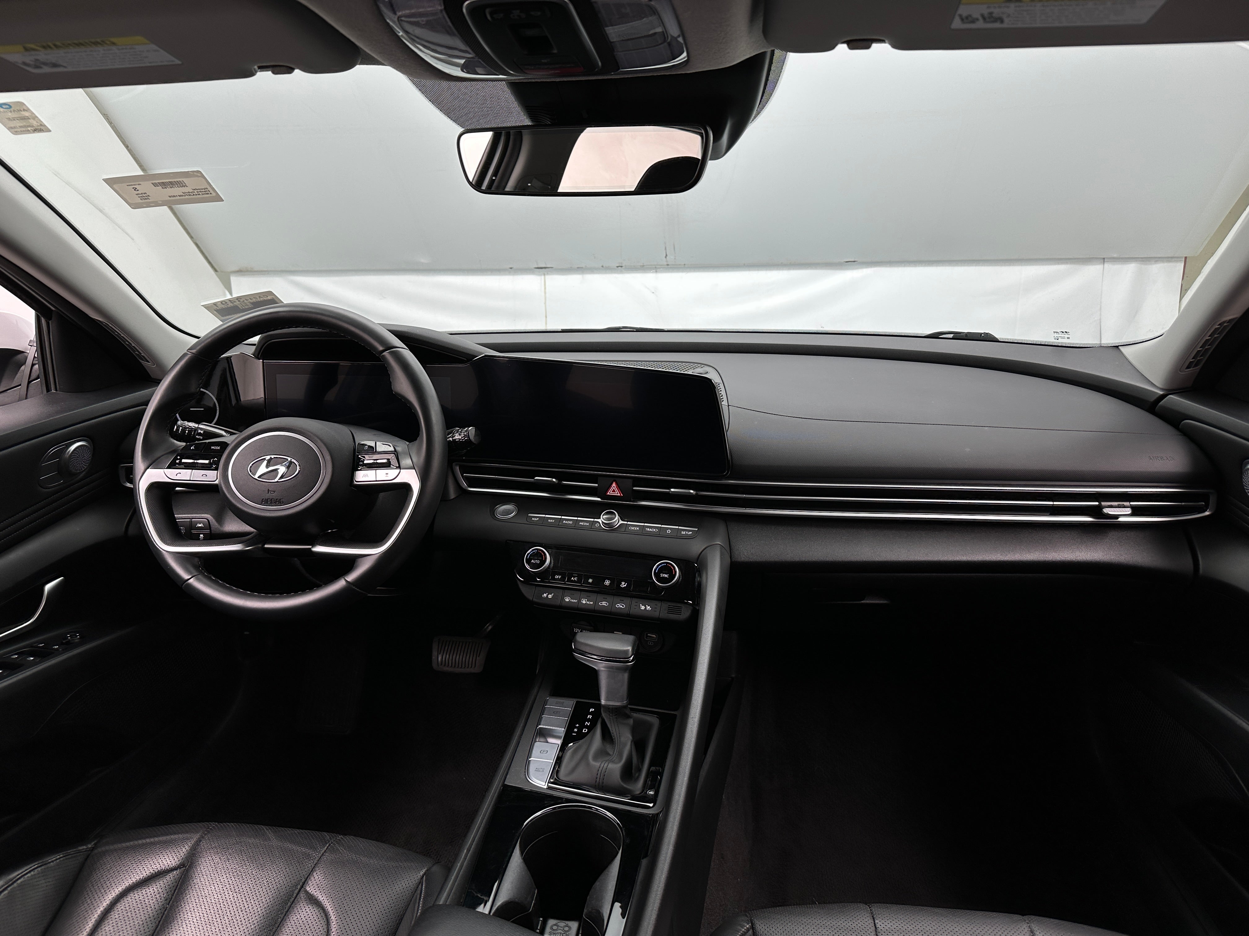 2023 Hyundai Elantra Limited Edition 2