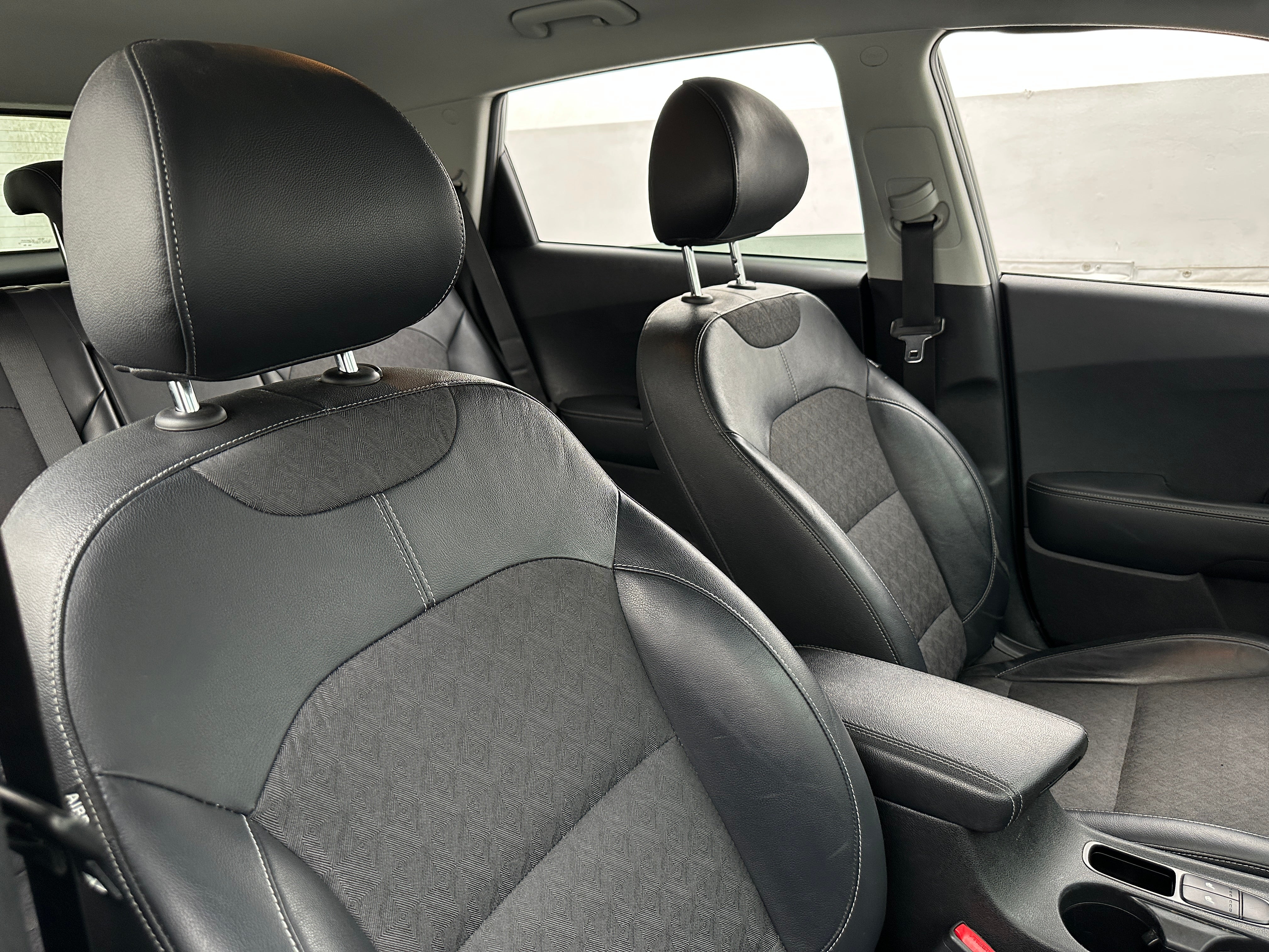 2017 Kia Niro EX 2