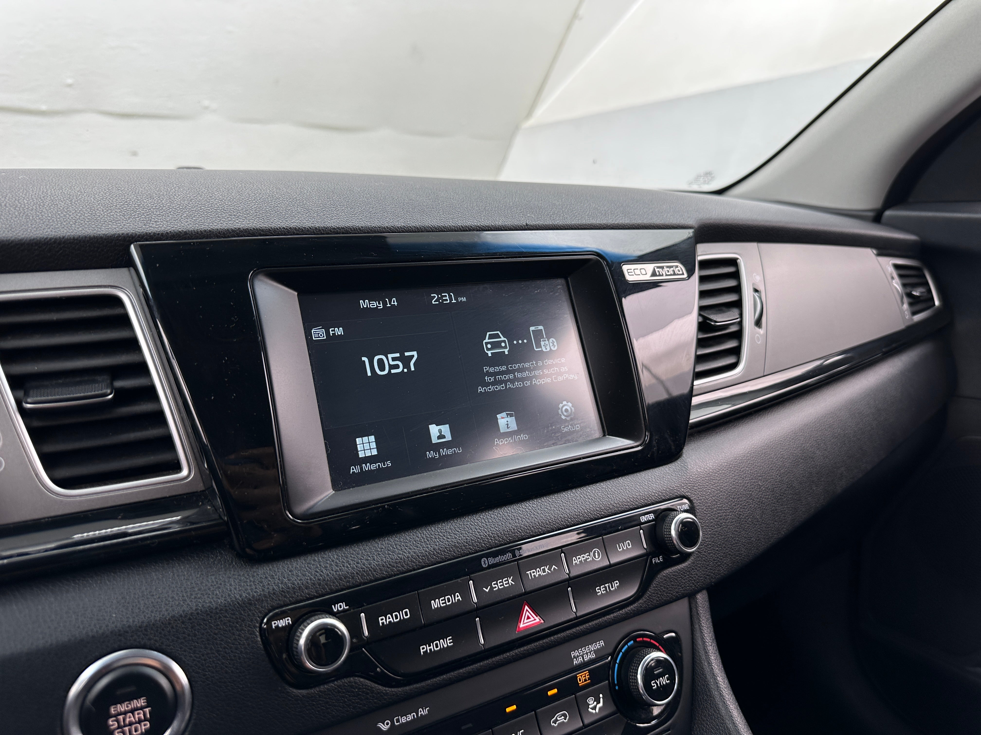 2017 Kia Niro EX 4