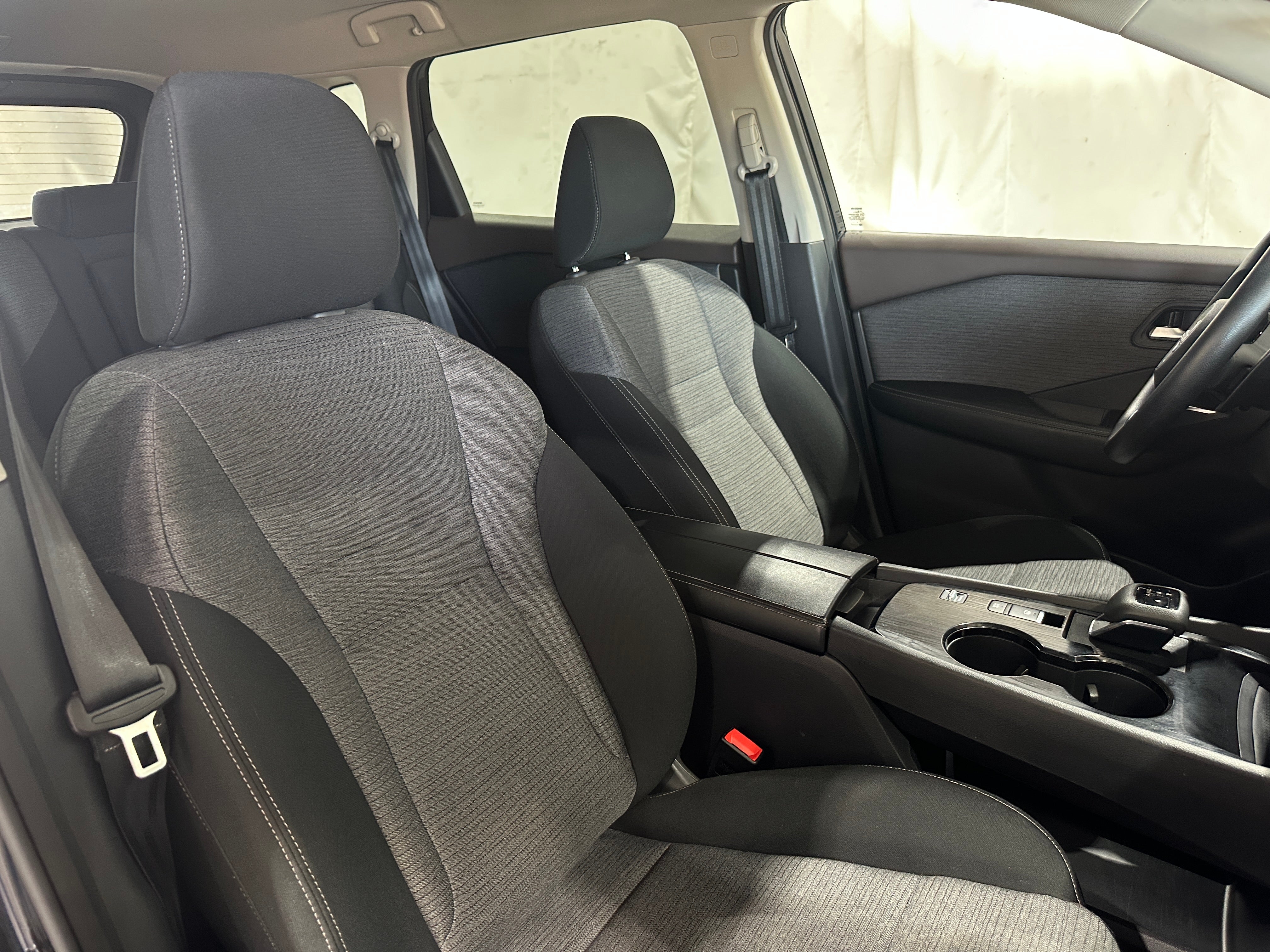 2023 Nissan Rogue SV 2