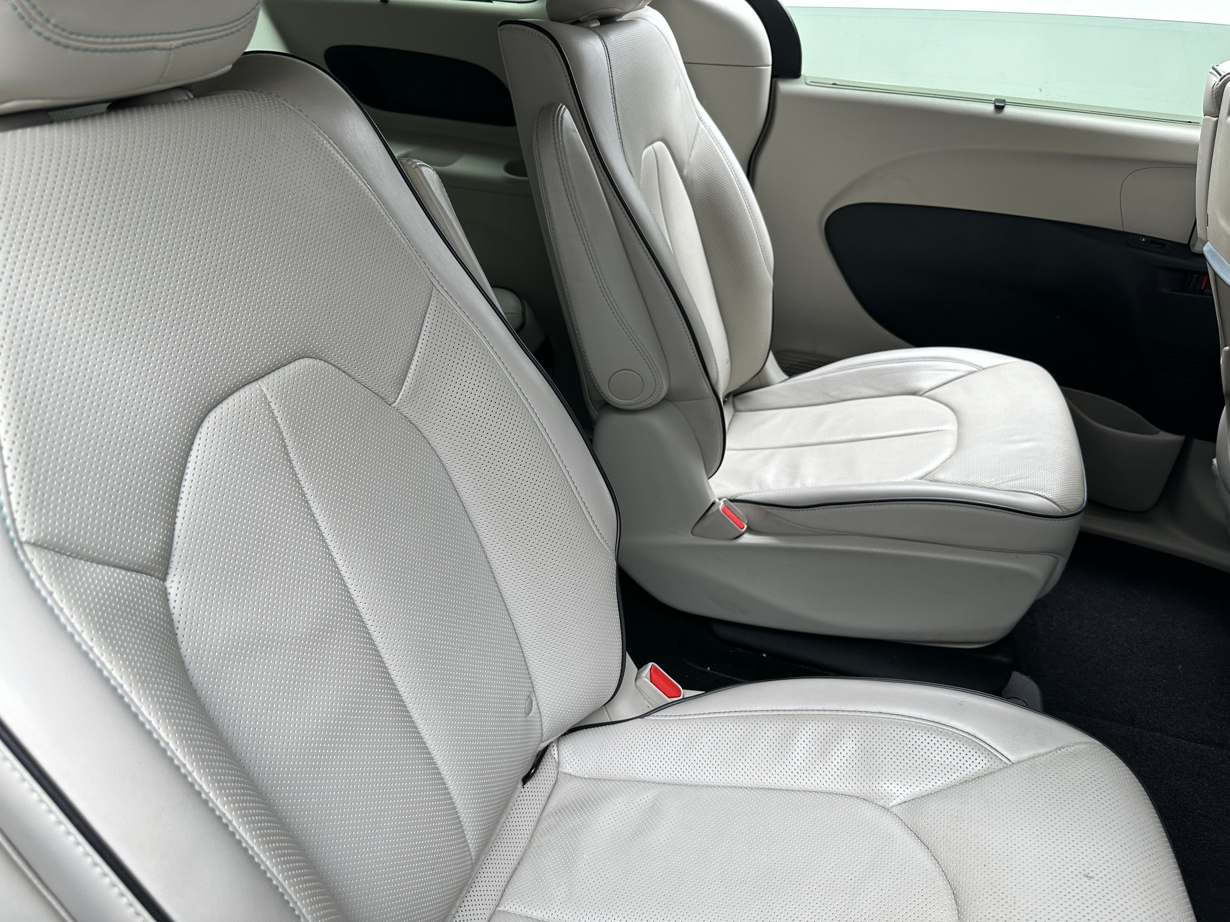 2018 Chrysler Pacifica Hybrid Limited 5