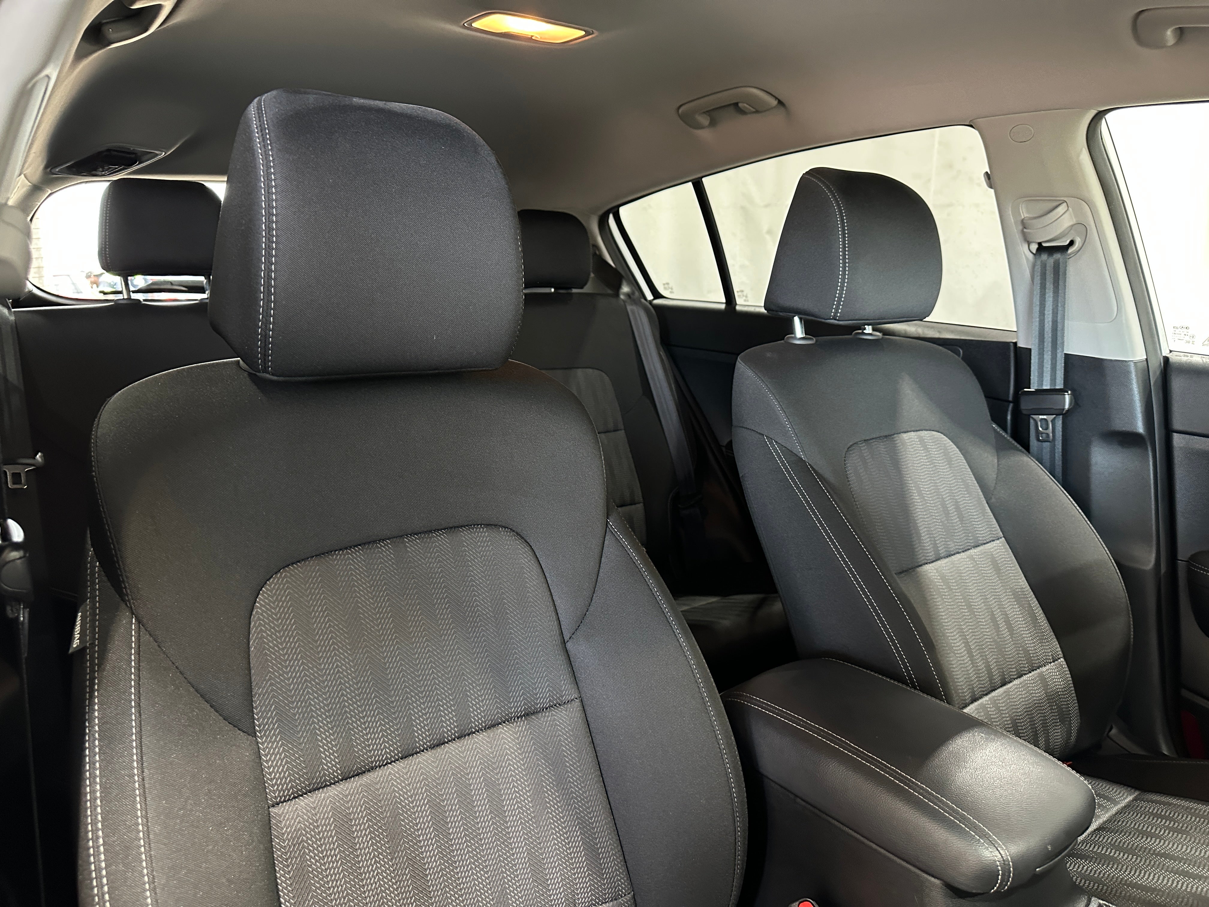 2022 Kia Sportage LX 2