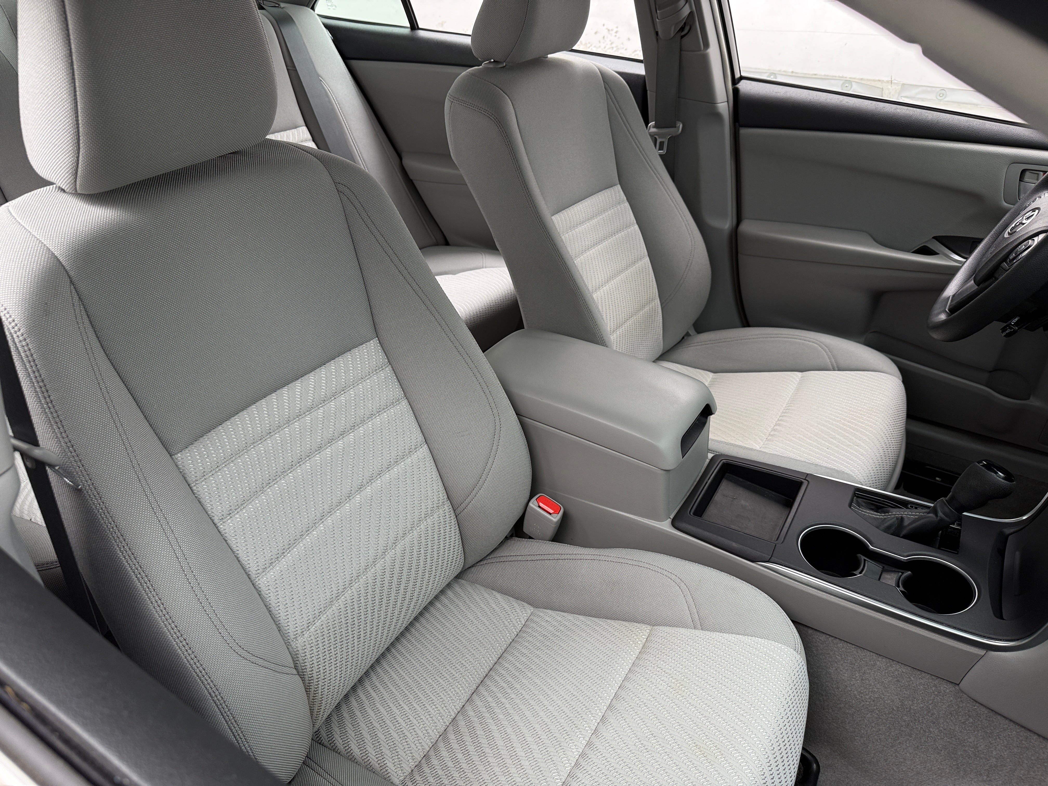 2016 Toyota Camry LE 2