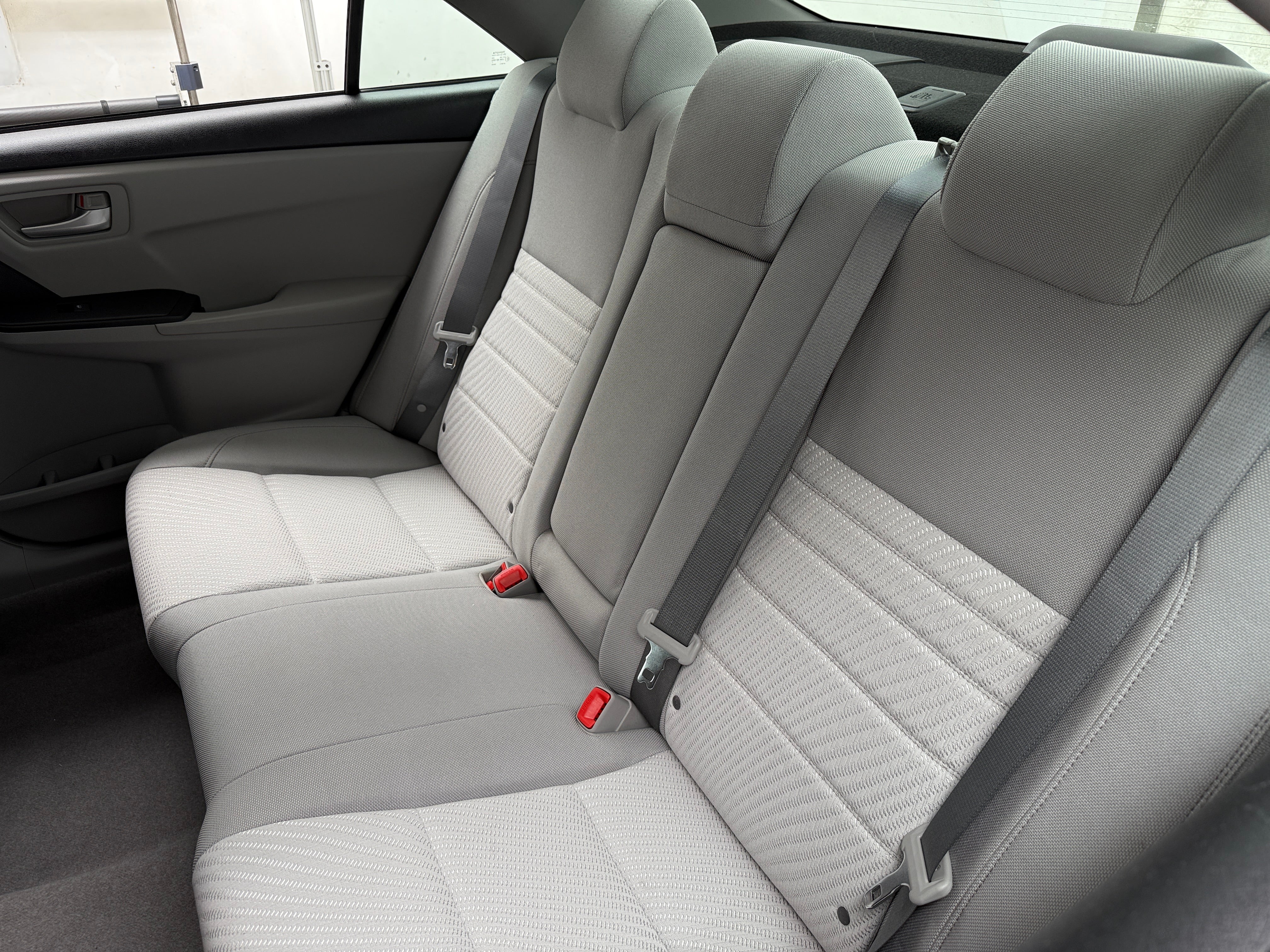 2016 Toyota Camry LE 6