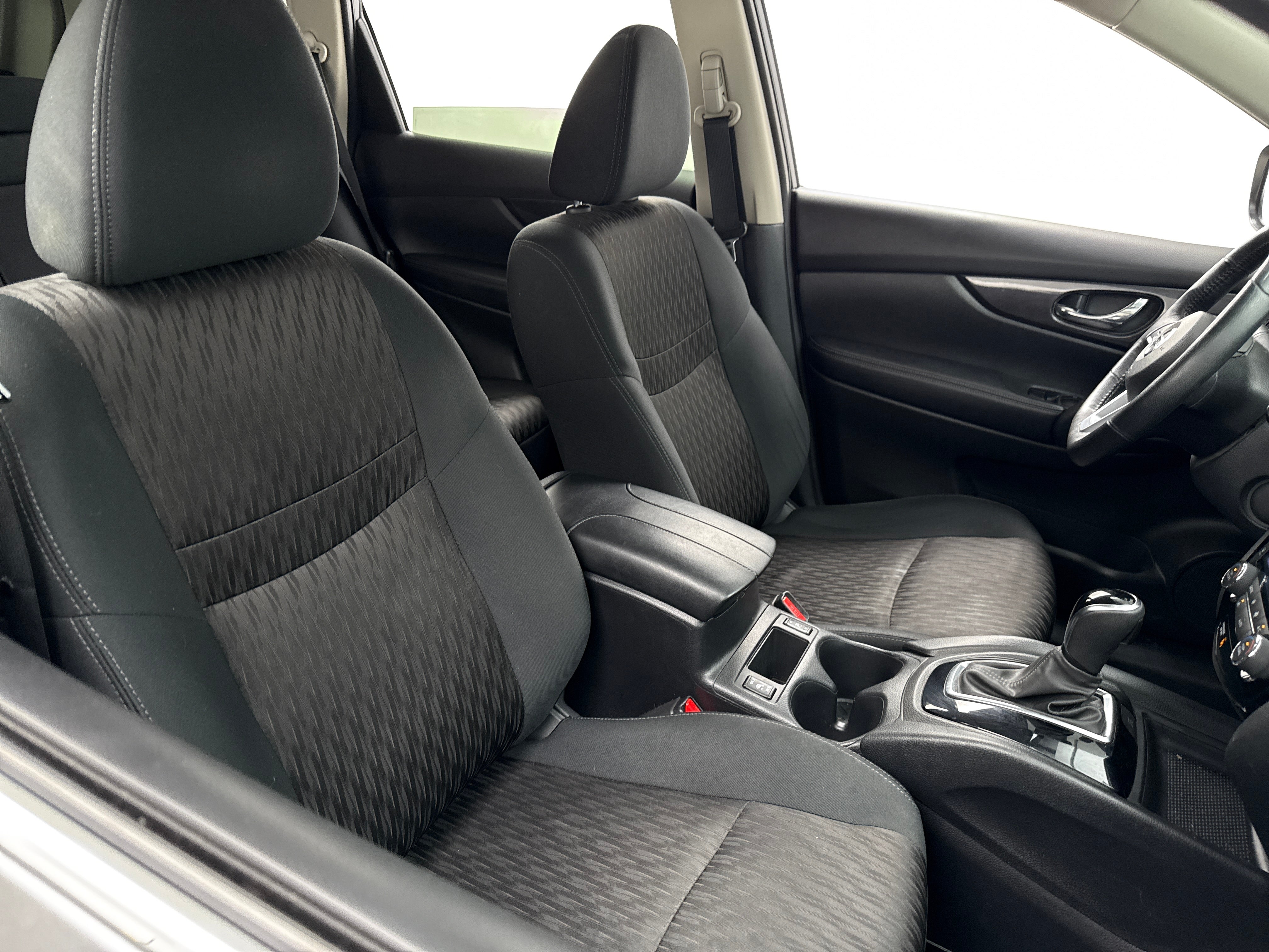 2018 Nissan Rogue SV 2