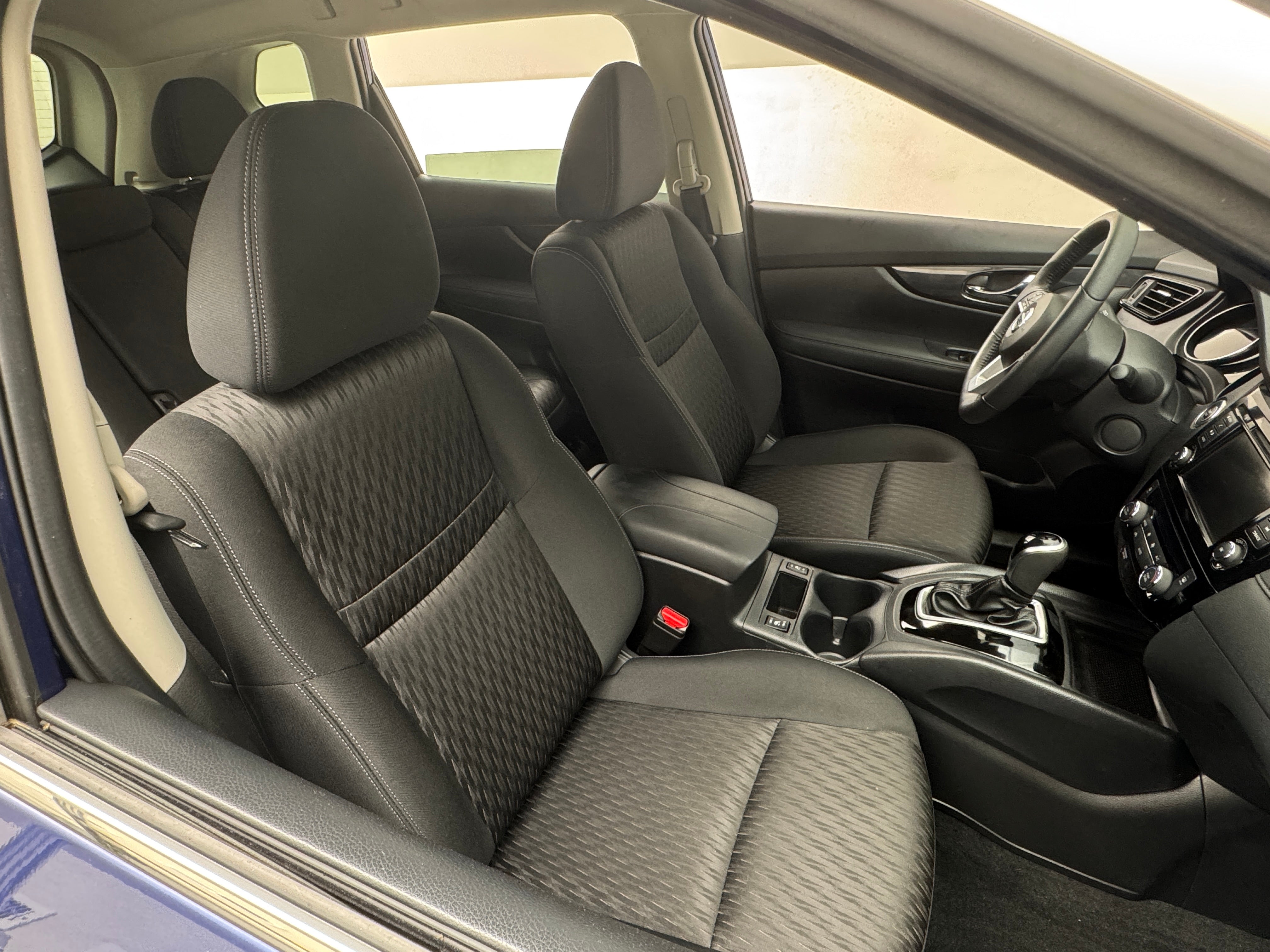 2019 Nissan Rogue SV 2