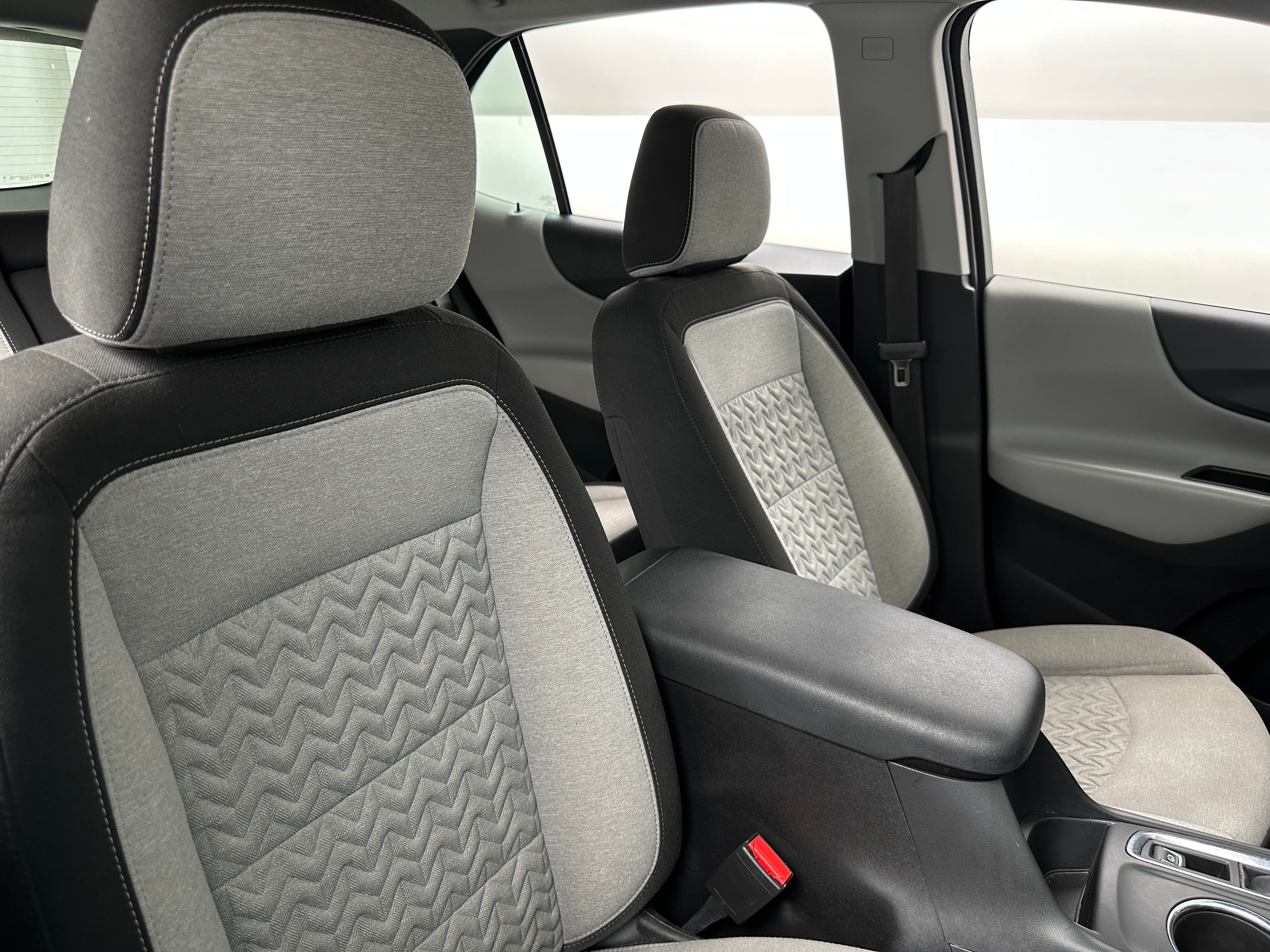 2023 Chevrolet Equinox LS 2