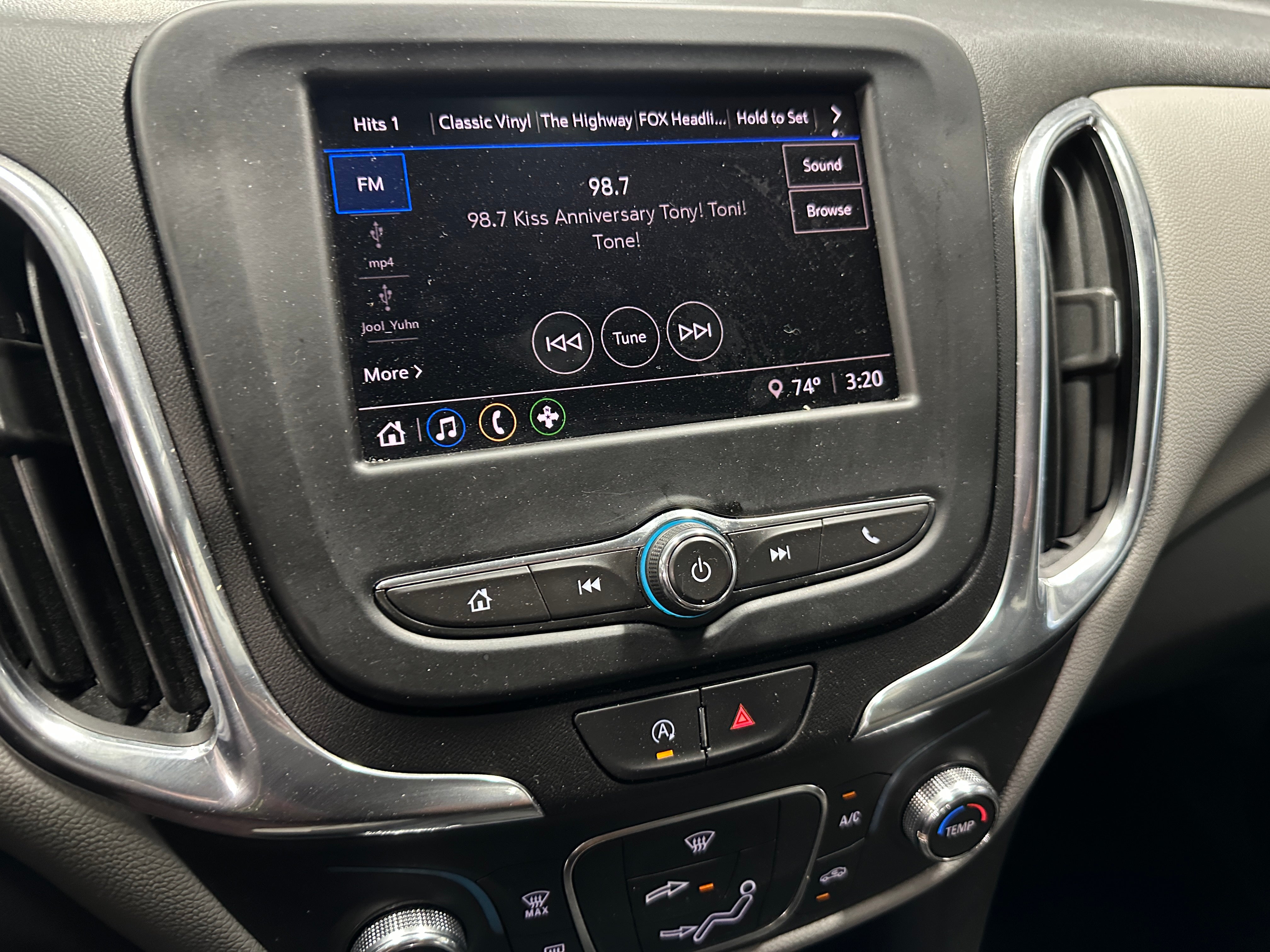 2023 Chevrolet Equinox LS 4