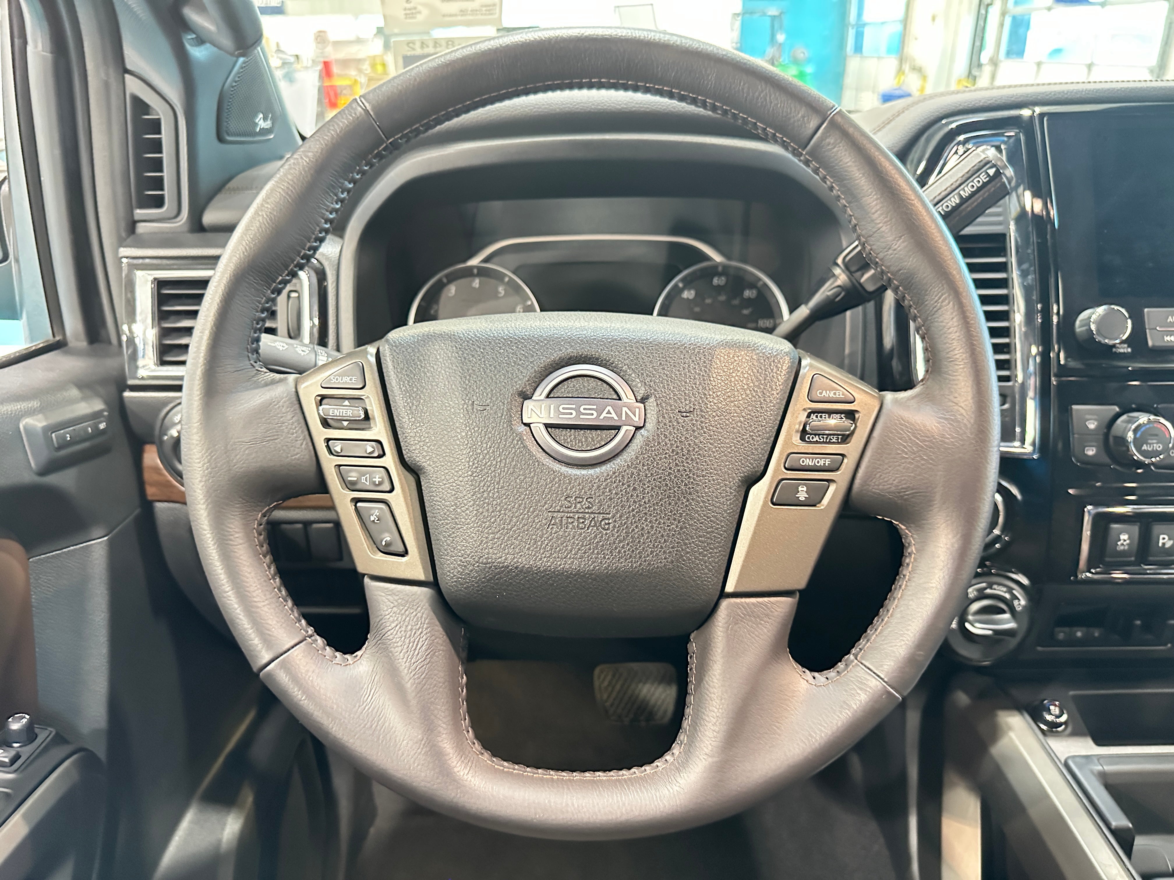 2024 Nissan Titan Platinum Reserve 4