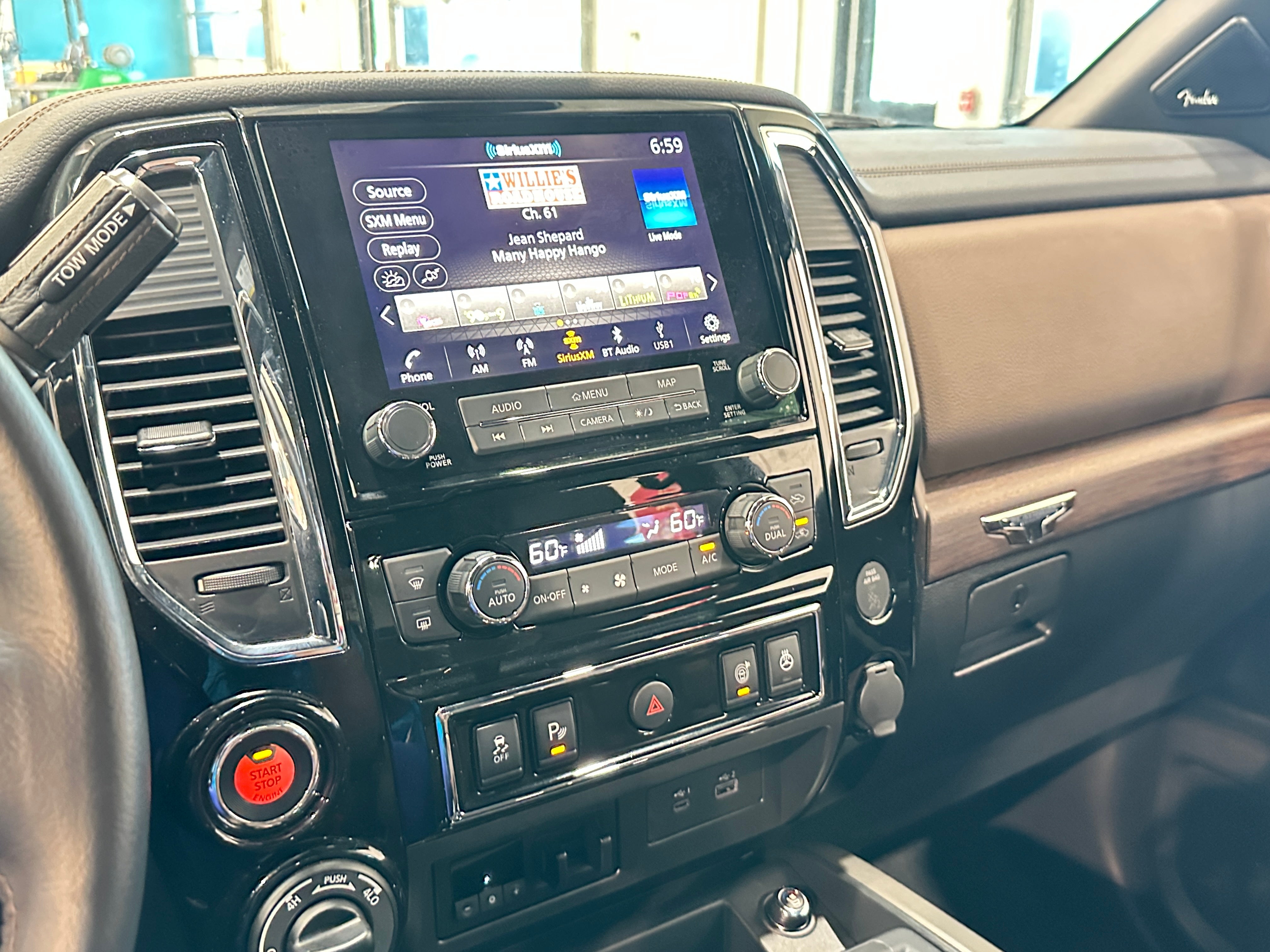 2024 Nissan Titan Platinum Reserve 3