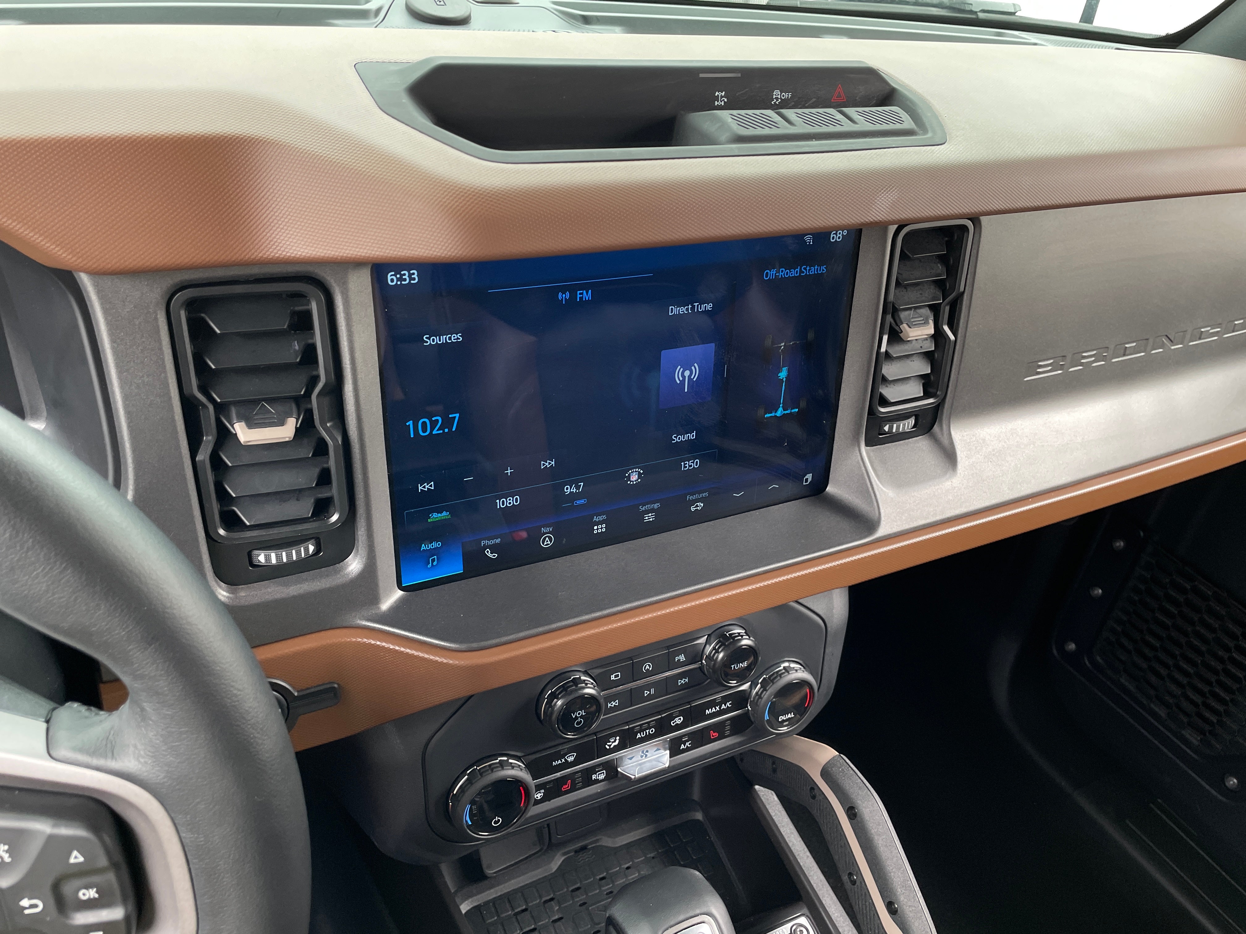 2024 Ford Bronco Outer Banks 3