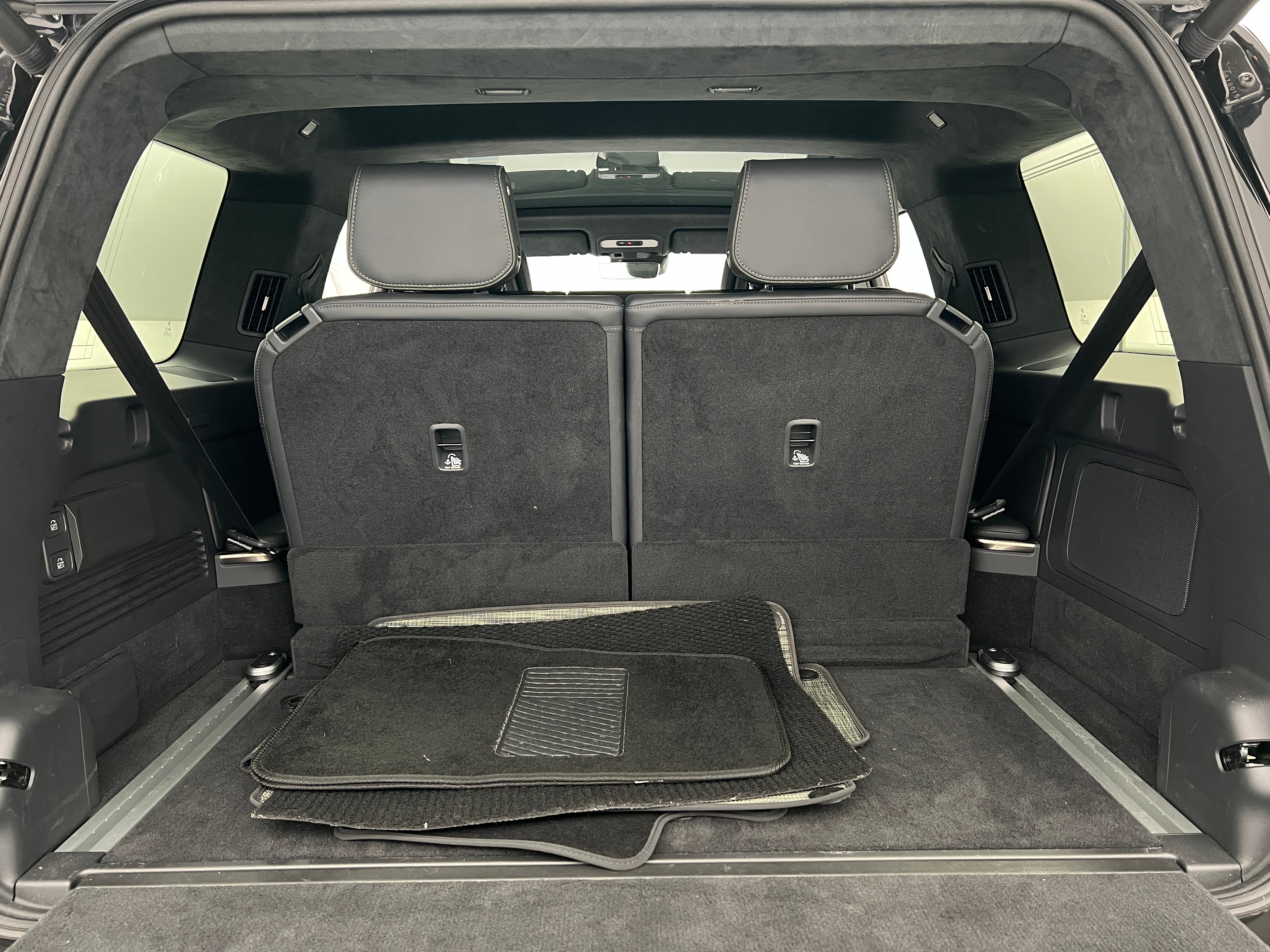 2022 Rivian R1S Launch Edition 6