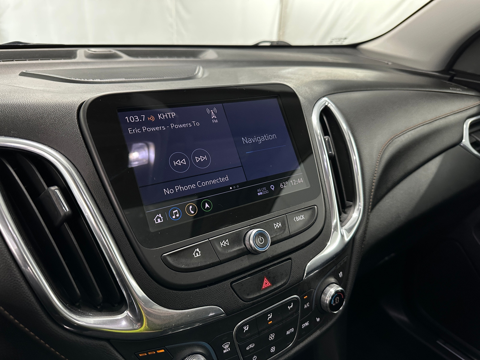 Thumbnail: 2020 Chevrolet Equinox - 3