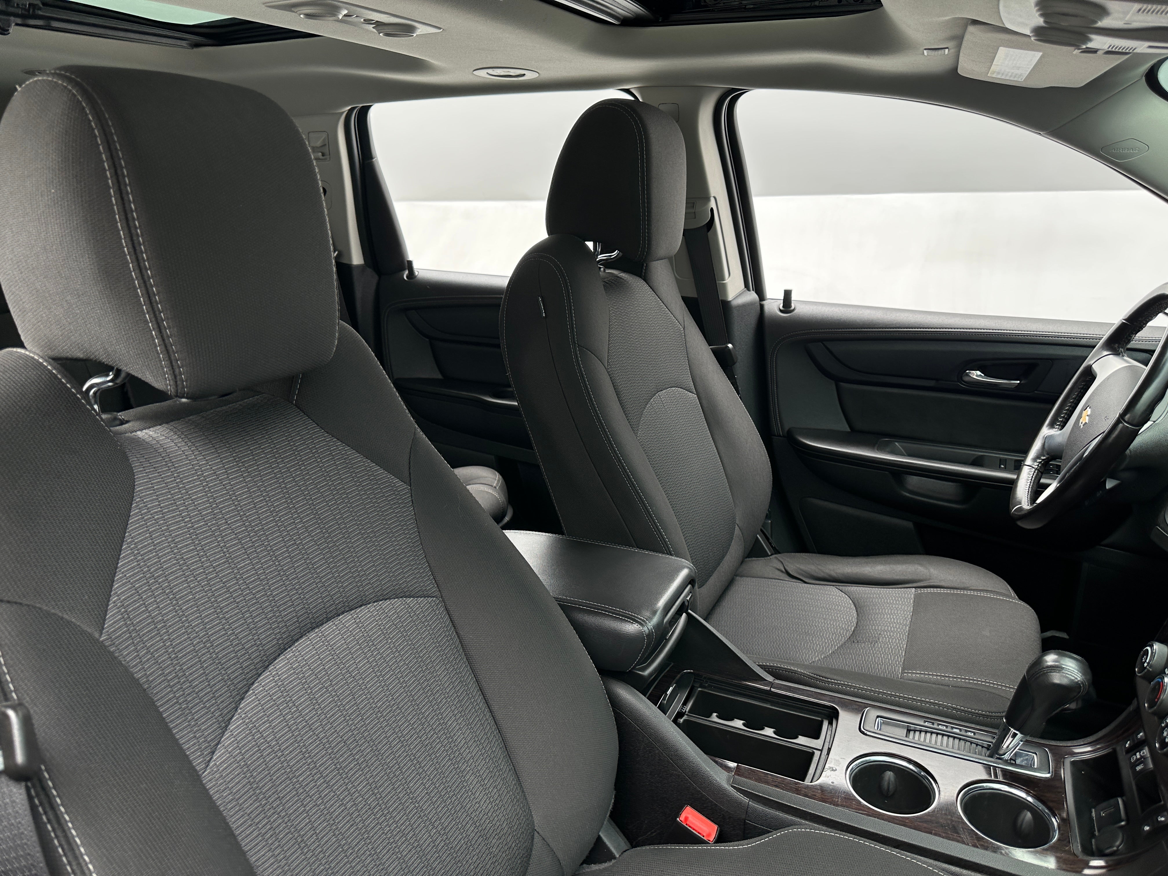 2017 Chevrolet Traverse LT 2