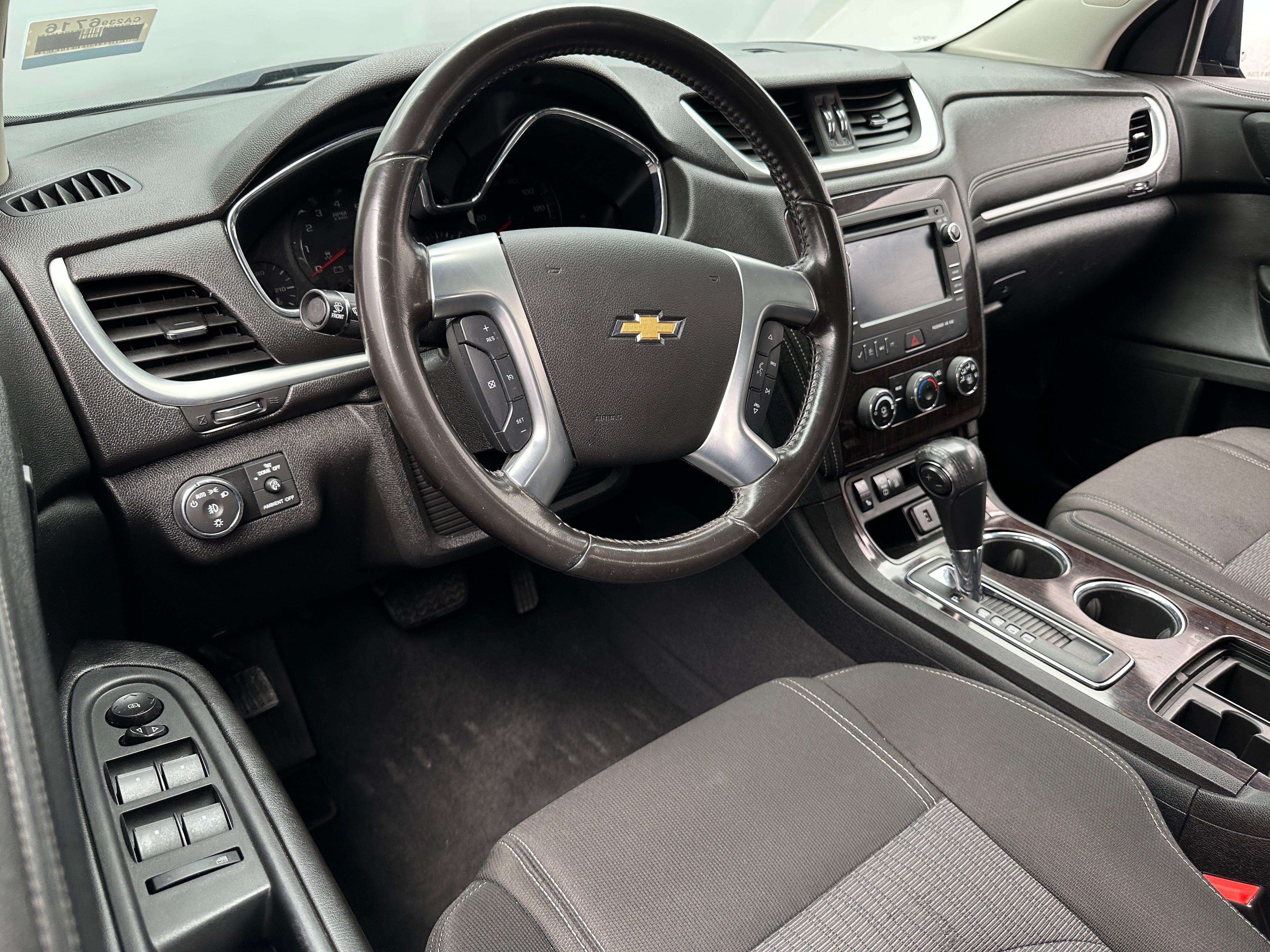 2017 Chevrolet Traverse LT 3